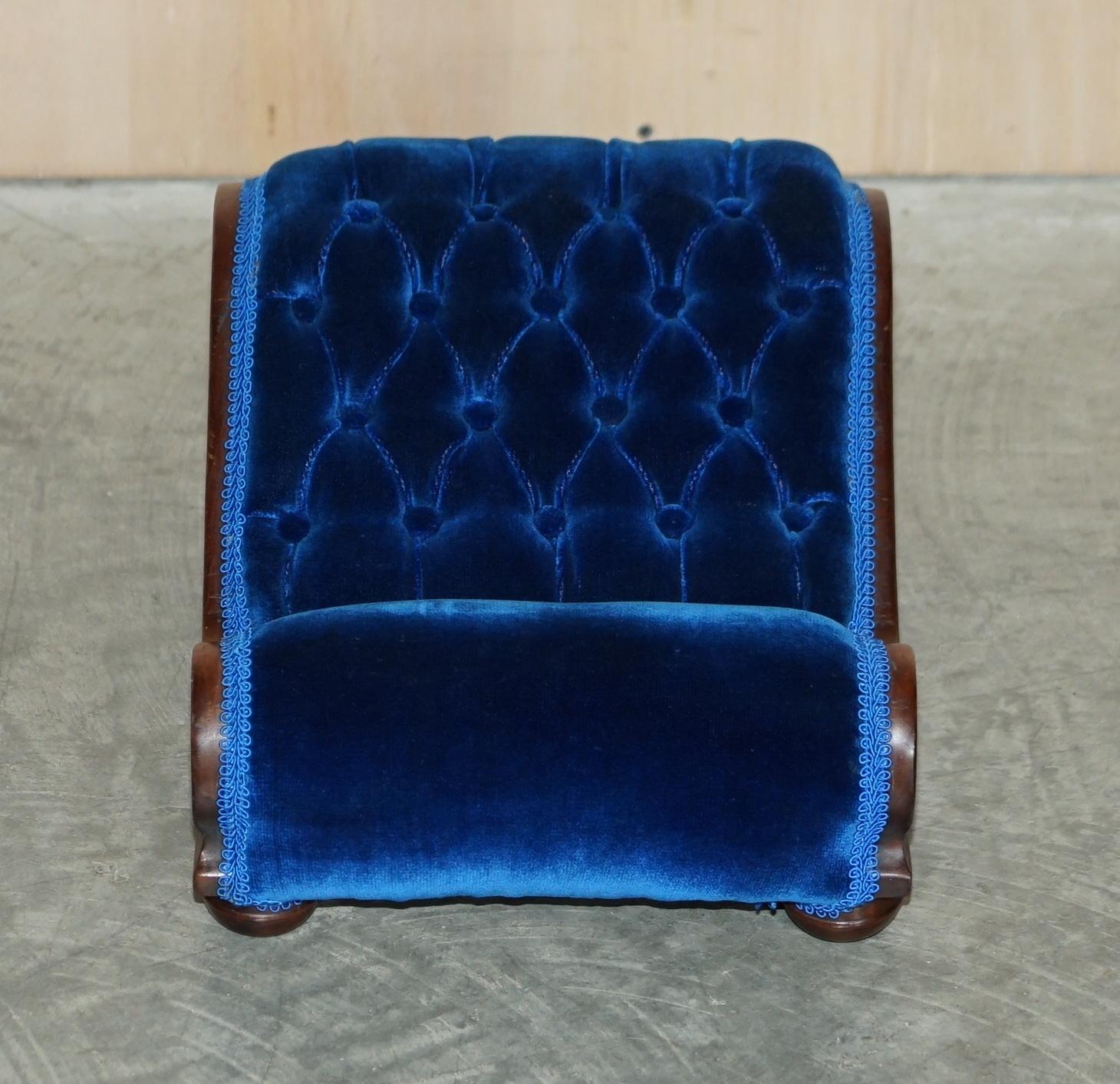 Late Victorian PAIR OF REGENCY BLUE ANTIQUE ViCTORIAN CHESTERFIELD TUFTED CURVED FOOTSTOOLS