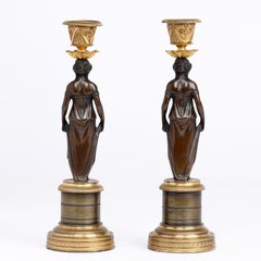 Paar figurale Kerzenleuchter aus Regency-Bronze und Ormolu