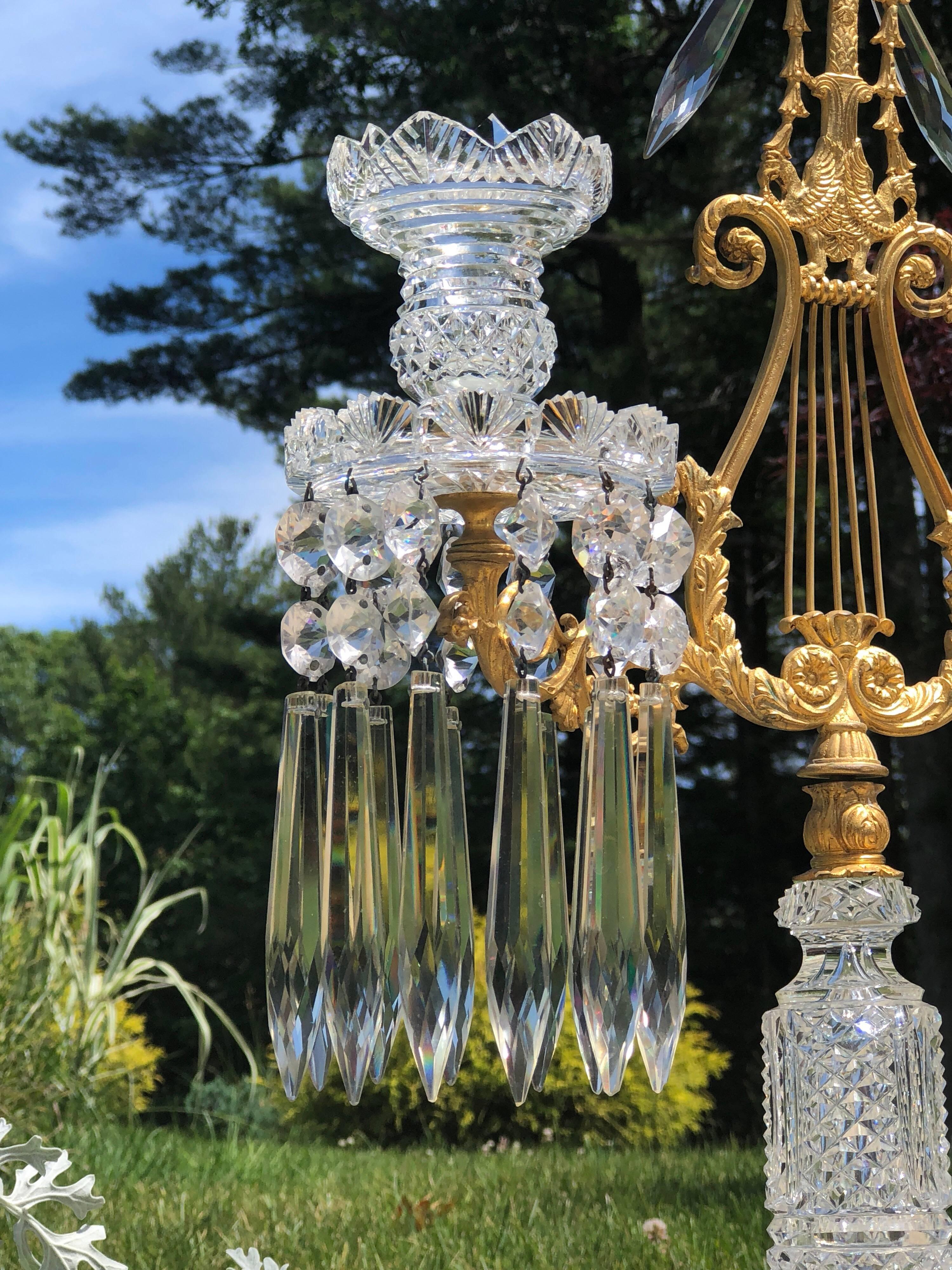 Néoclassique Paire de chandeliers en cristal d'époque  en vente