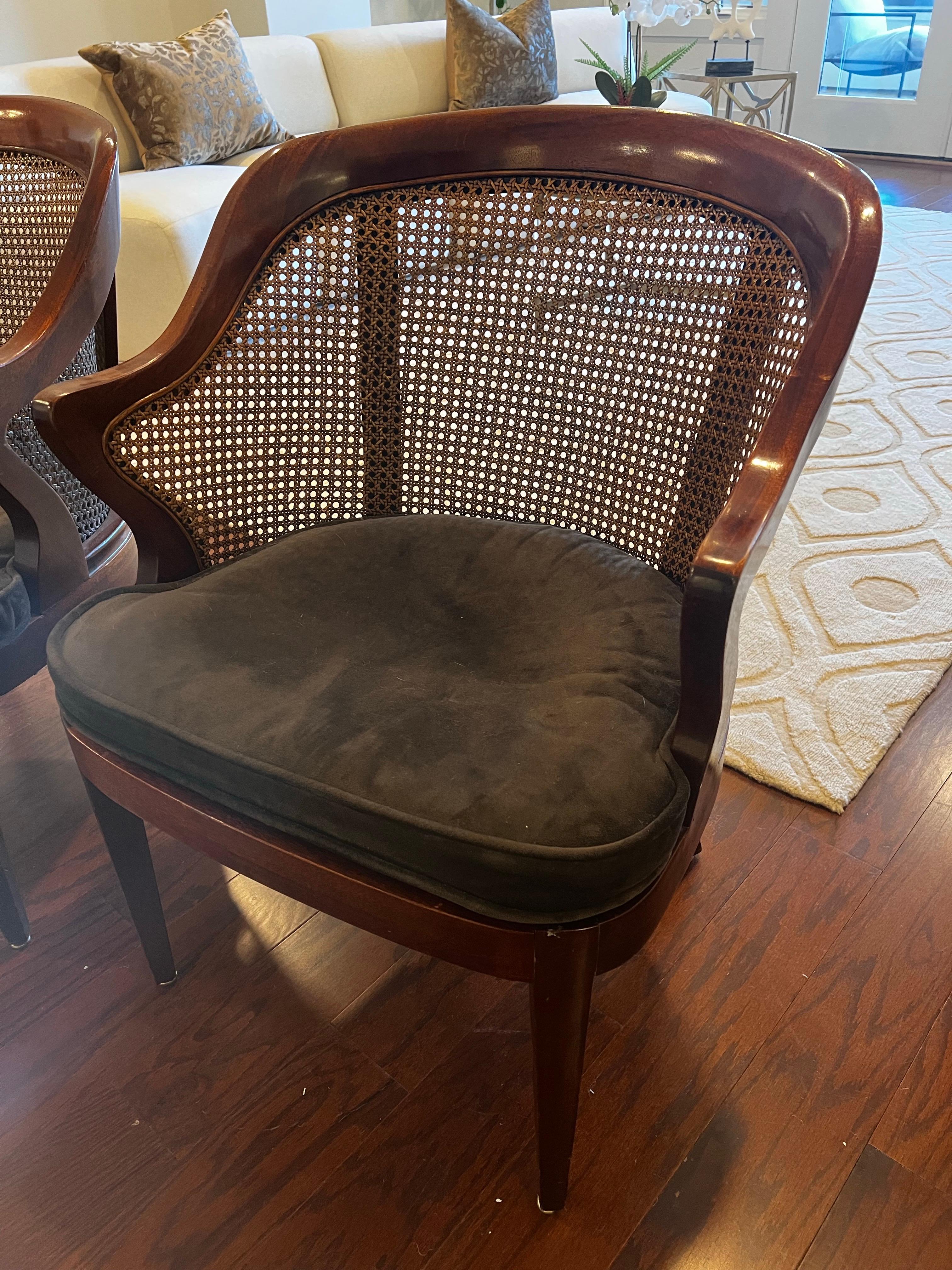 Pair of Regency Caned Barrel Back Mahogany Chairs - Probber Style (Gehstock) im Angebot