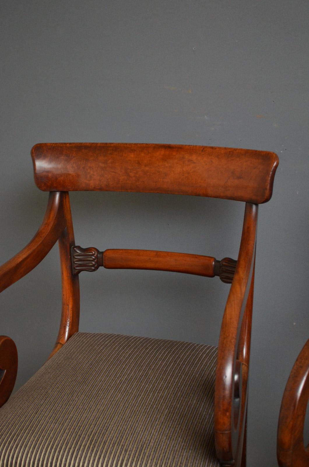 Pair of Regency Carver Chairs in Mahogany (Englisch)