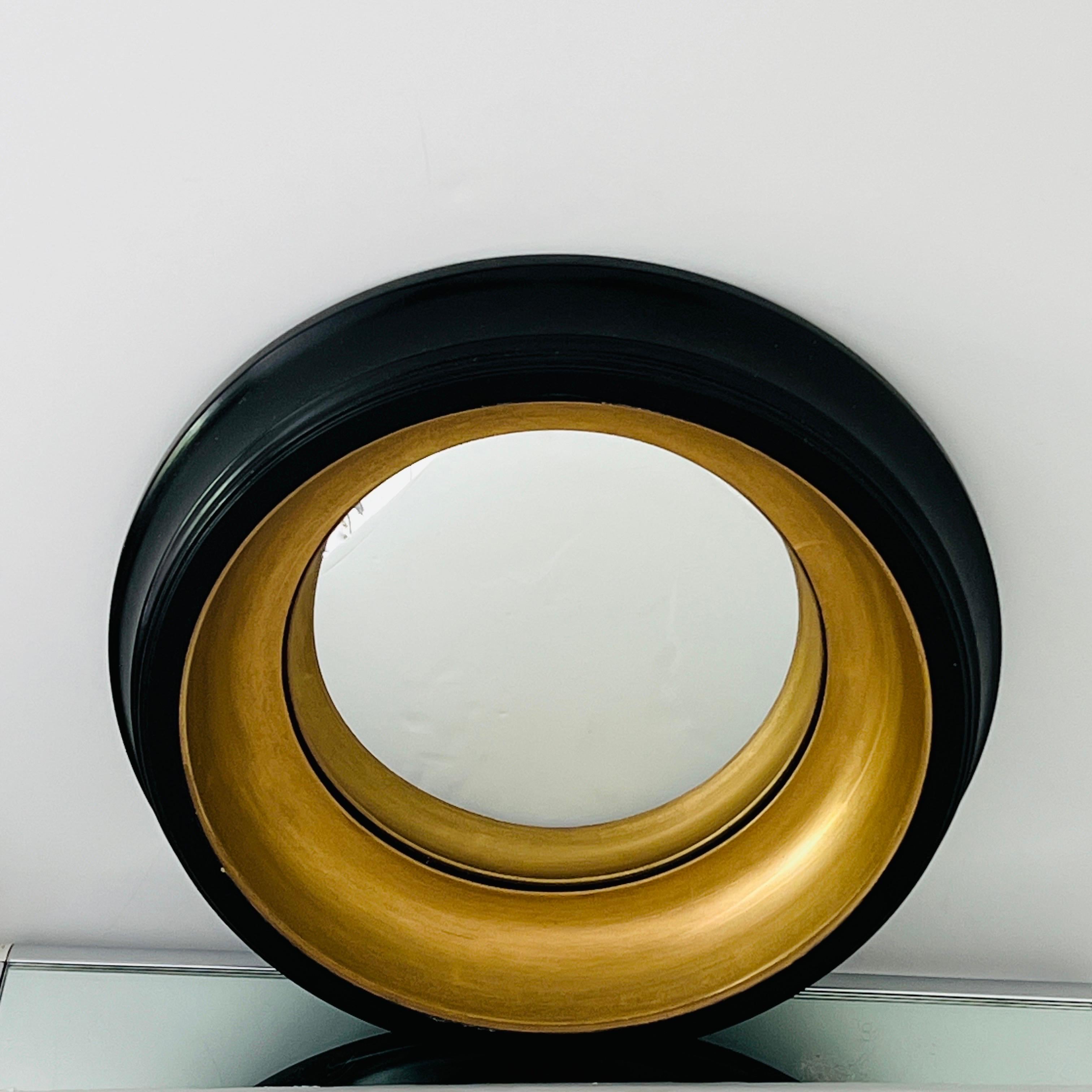 Pair of Regency Convex Bullseye Mirrors with Gold Leaf In Good Condition In Fort Lauderdale, FL