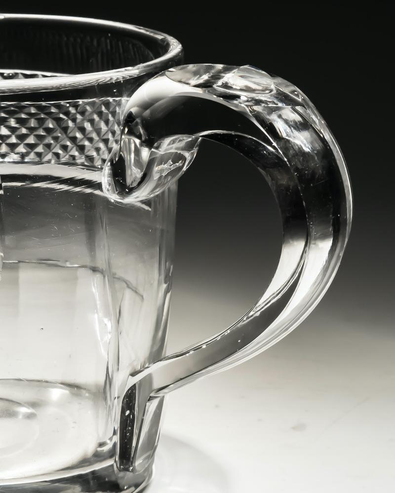 Début du XIXe siècle Paire de tasses en verre taillé de style Régence en vente