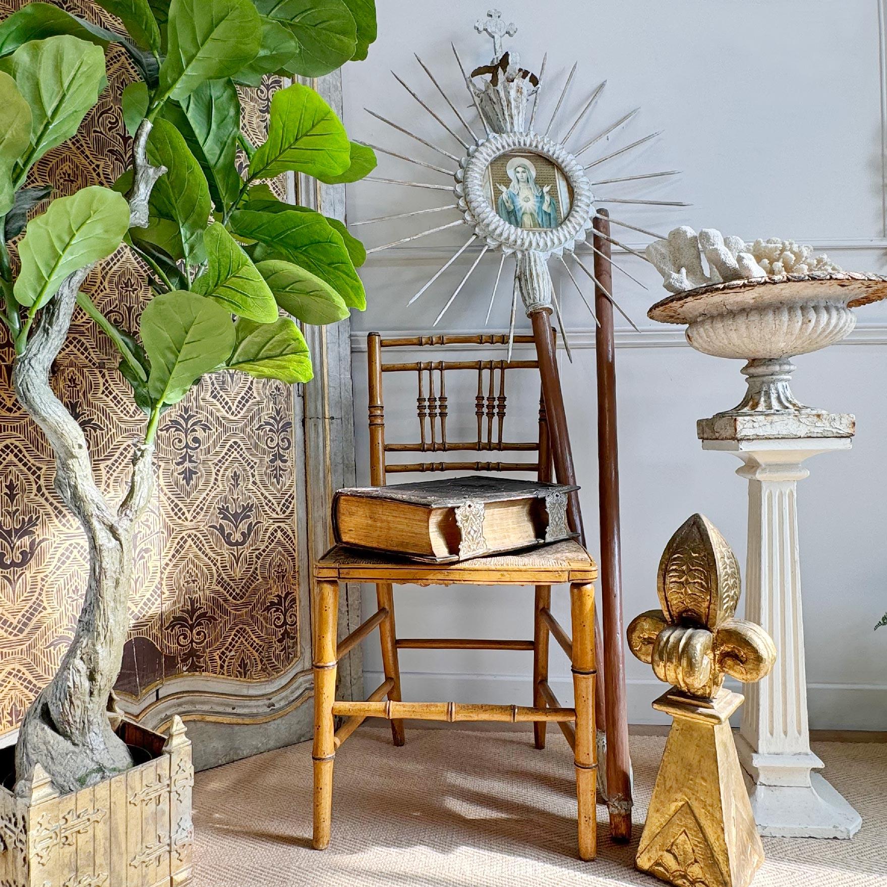 Paire de chaises Regency peintes en faux bambou en vente 1