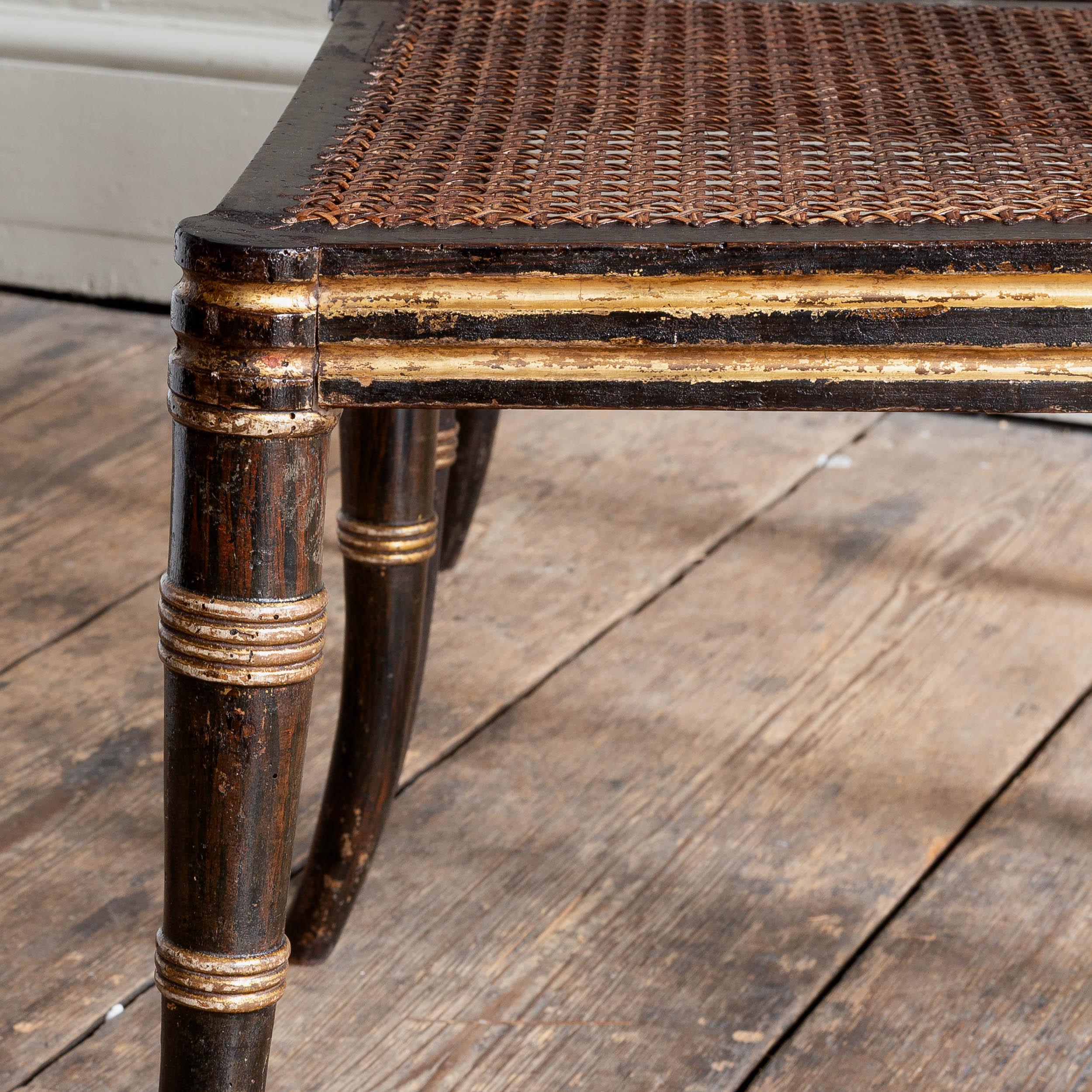 Paire de chaises d'appoint Regency en faux bois de rose en vente 4