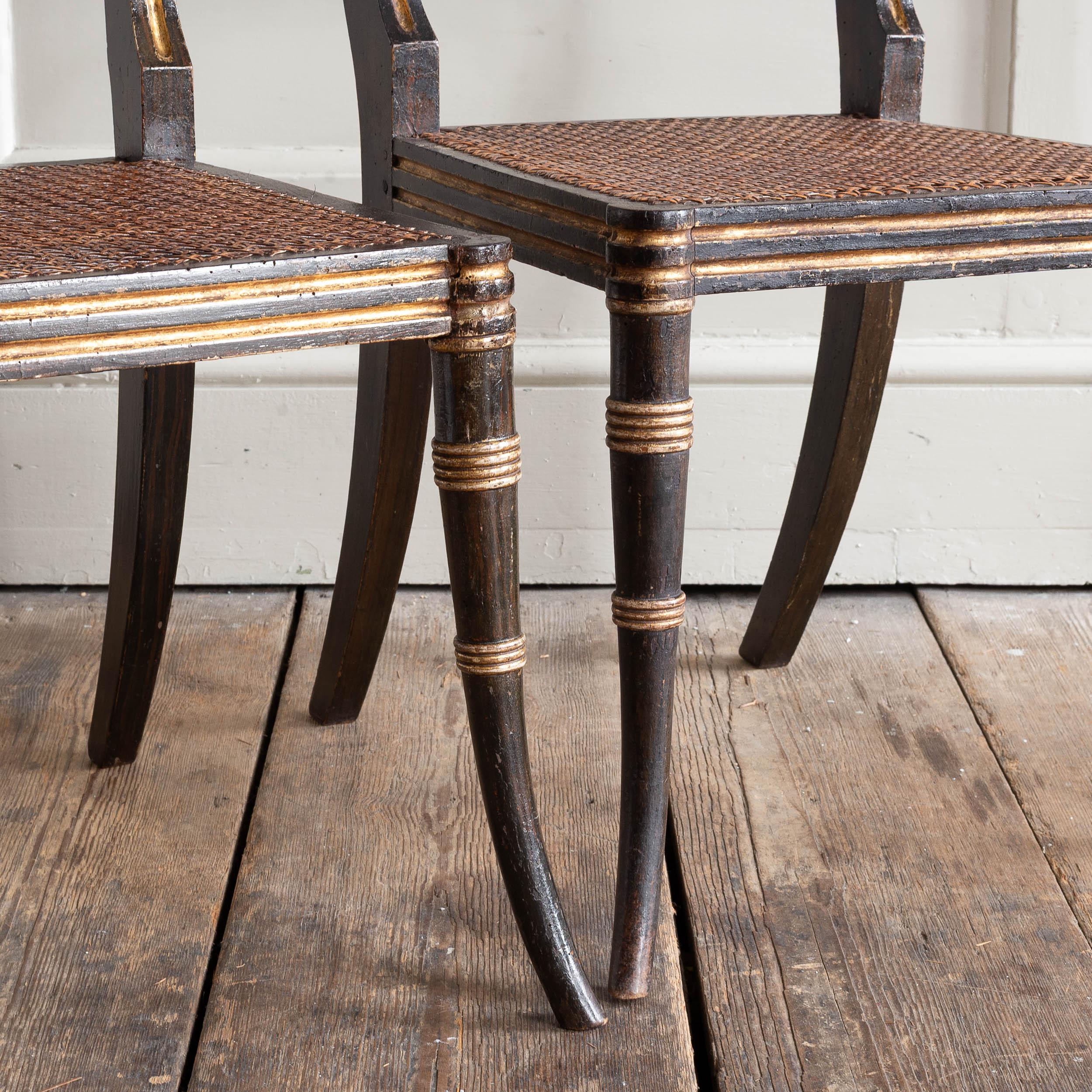 Paire de chaises d'appoint Regency en faux bois de rose Bon état - En vente à London, GB