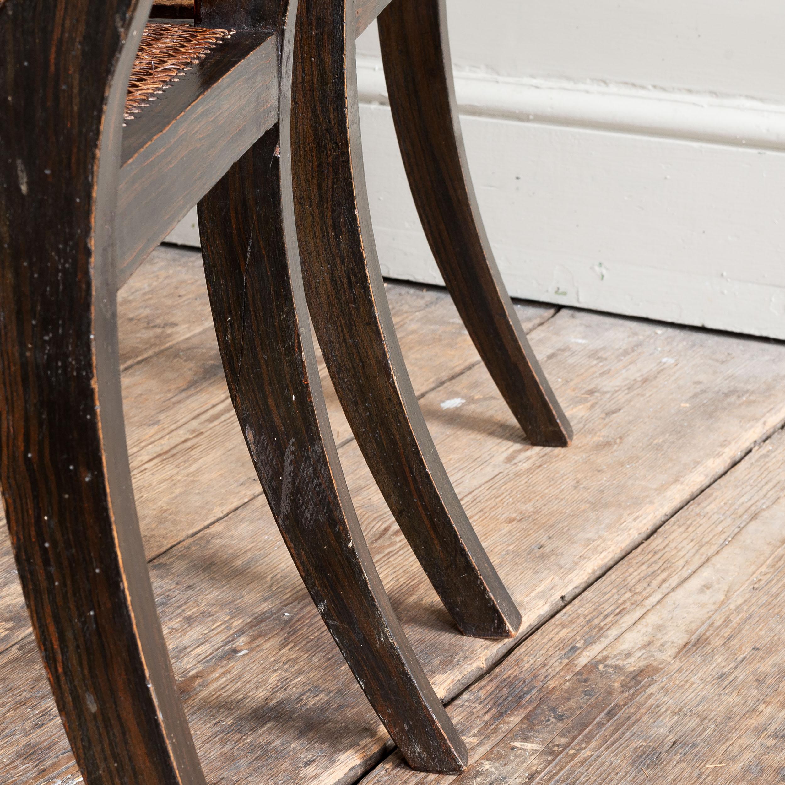 Hêtre Paire de chaises d'appoint Regency en faux bois de rose en vente