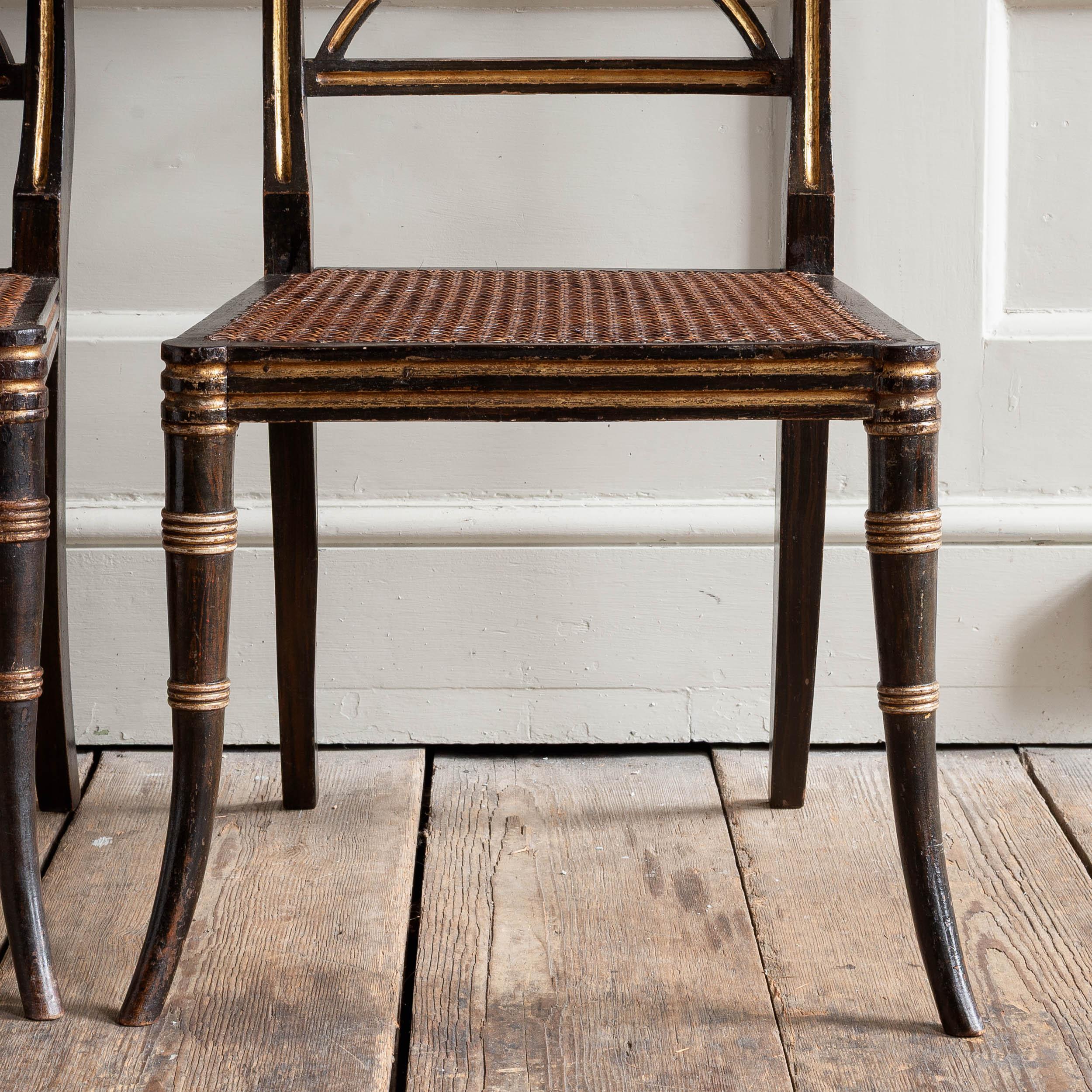 Paire de chaises d'appoint Regency en faux bois de rose en vente 1