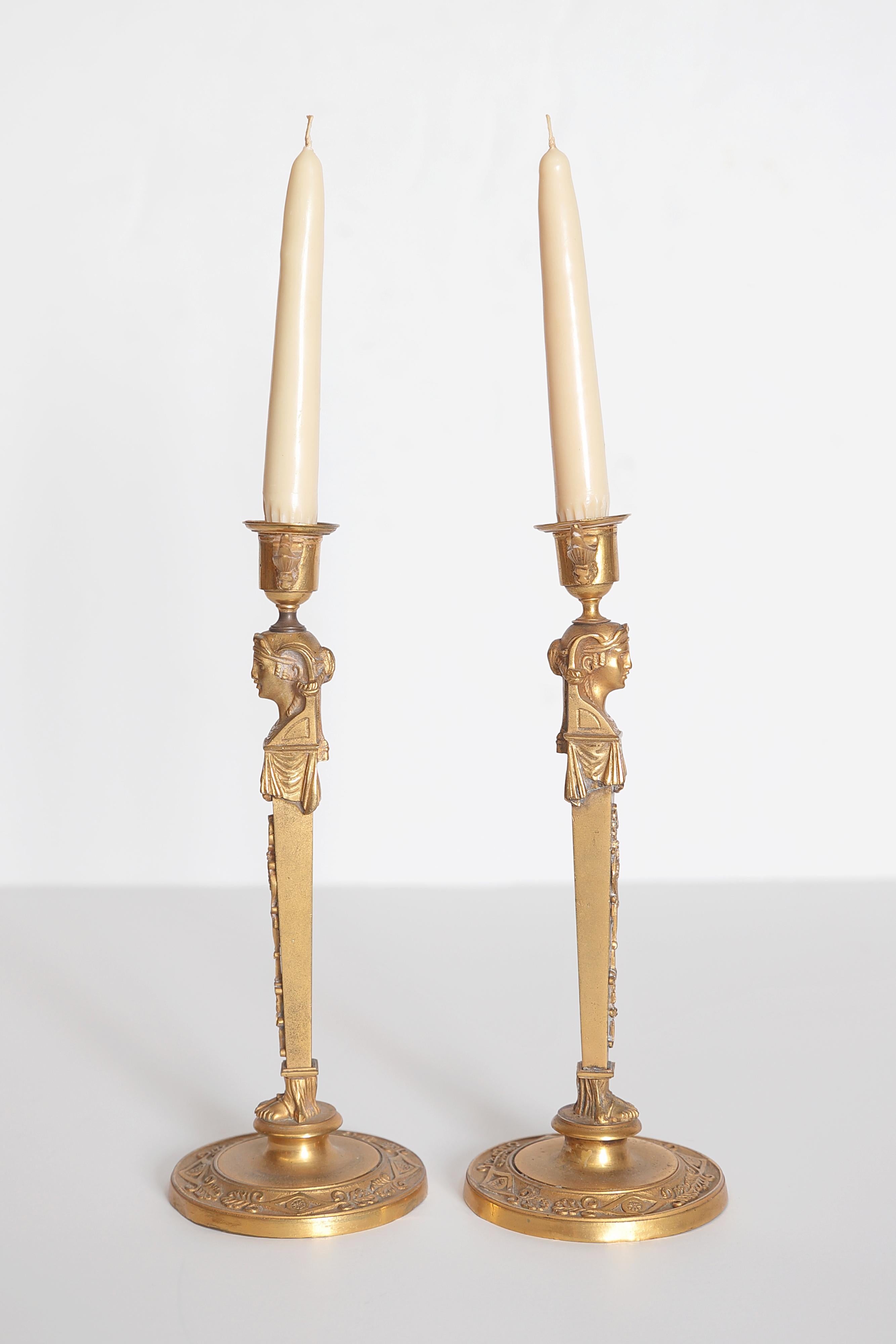 Pair of Regency Gilt Bronze Candlesticks in the Egyptian Taste In Good Condition For Sale In Dallas, TX