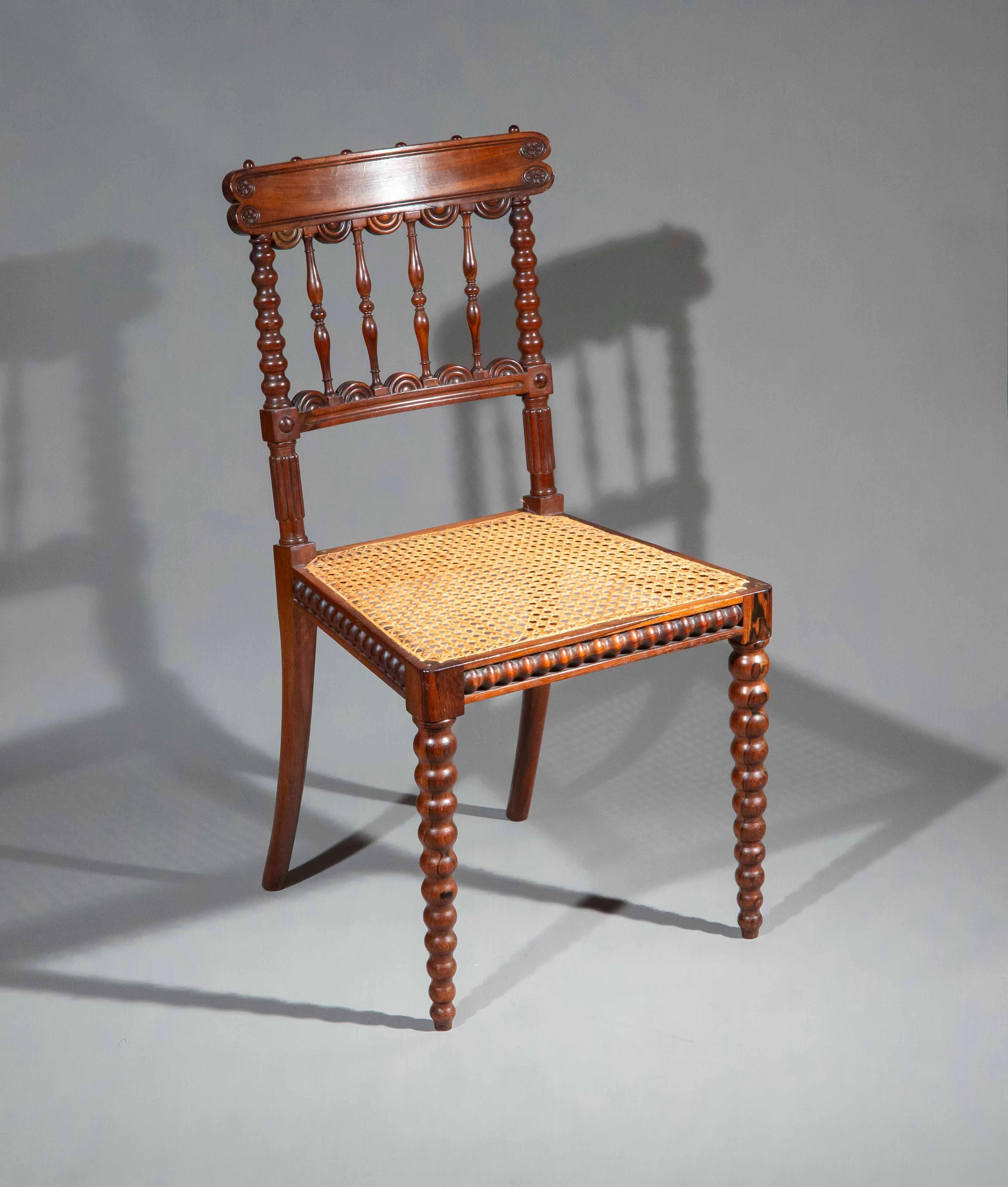 Paire de chaises Regency Gonçalo Alves avec sièges cannés en vente 6