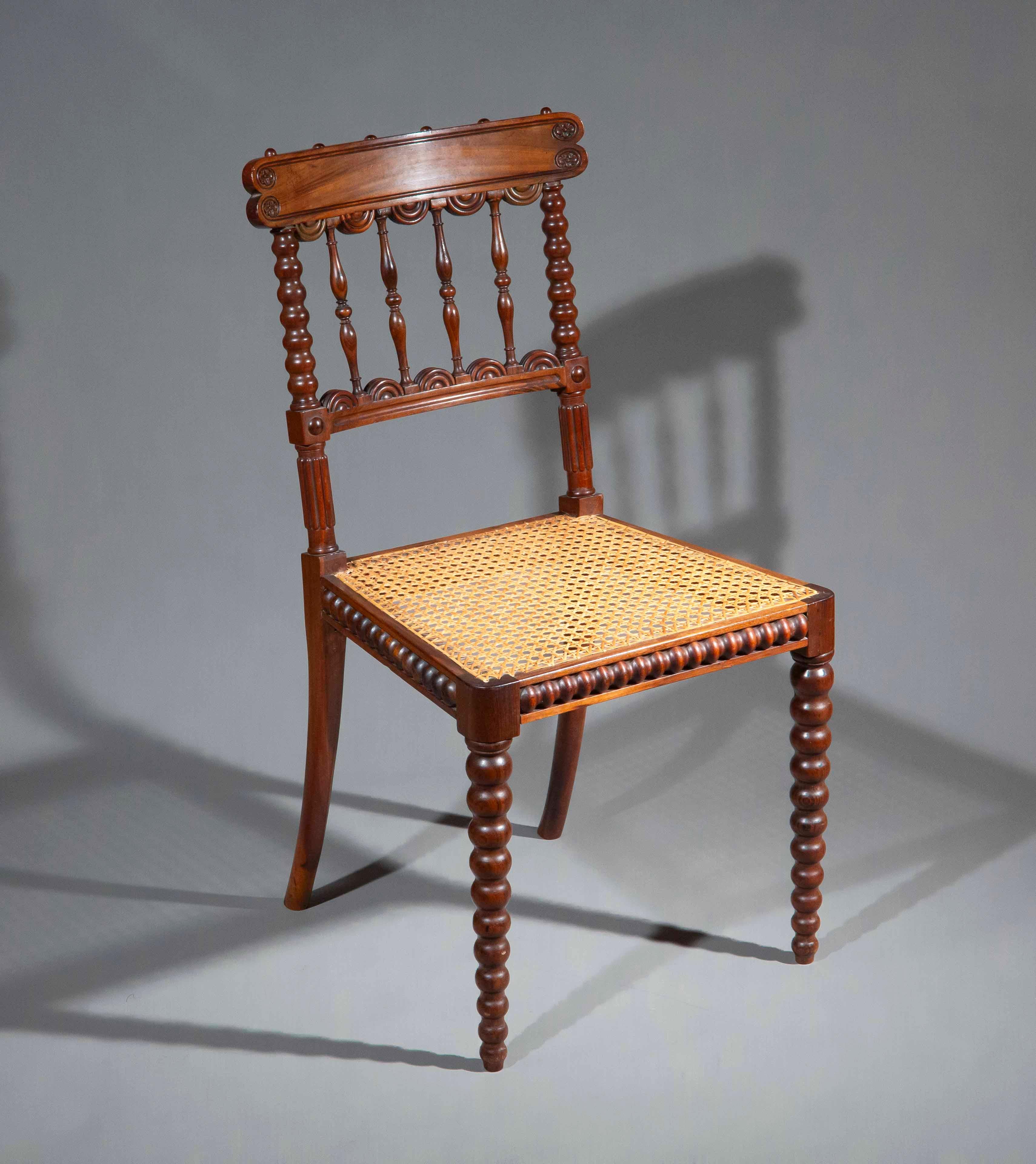 Paire de chaises Regency Gonçalo Alves avec sièges cannés en vente 3