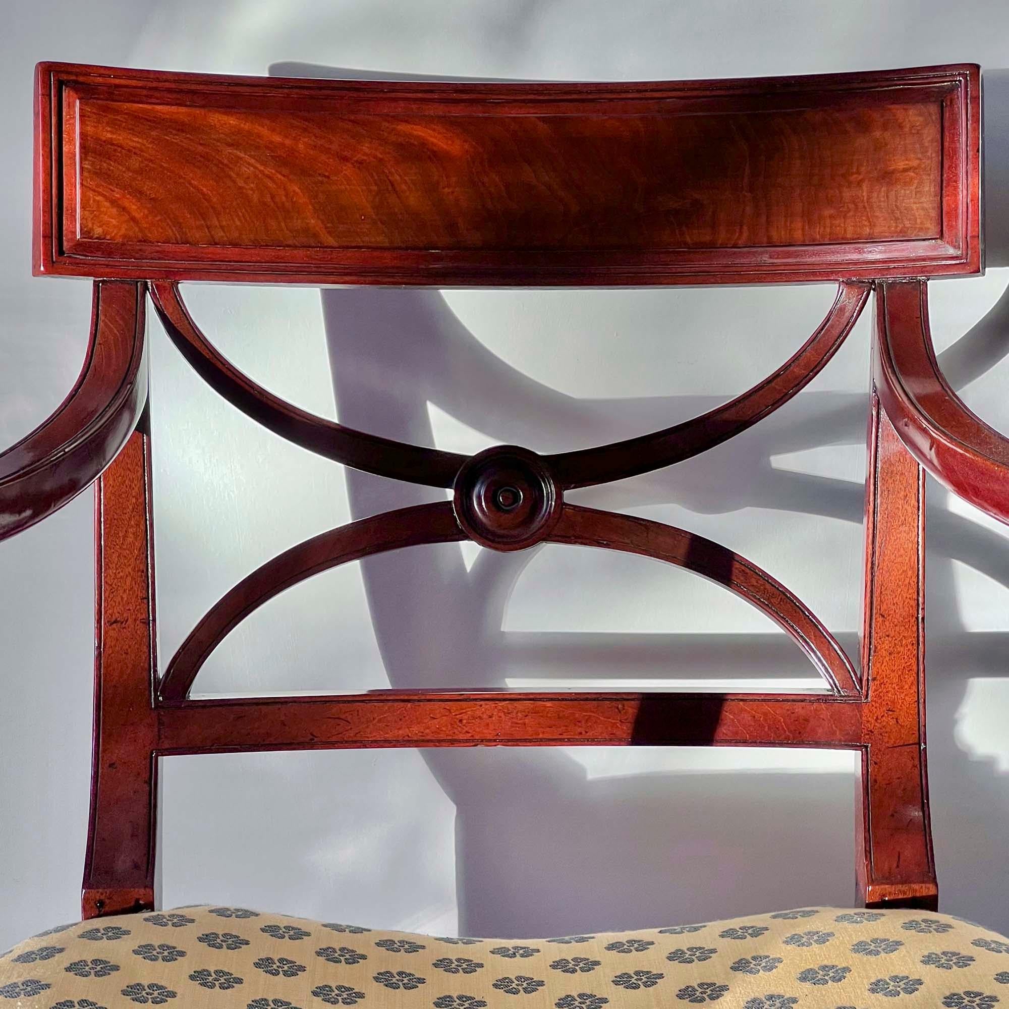 Paar Klismos-Stühle im Regency-Stil, Gillows zugeschrieben, frühes 19. Jahrhundert im Angebot 5