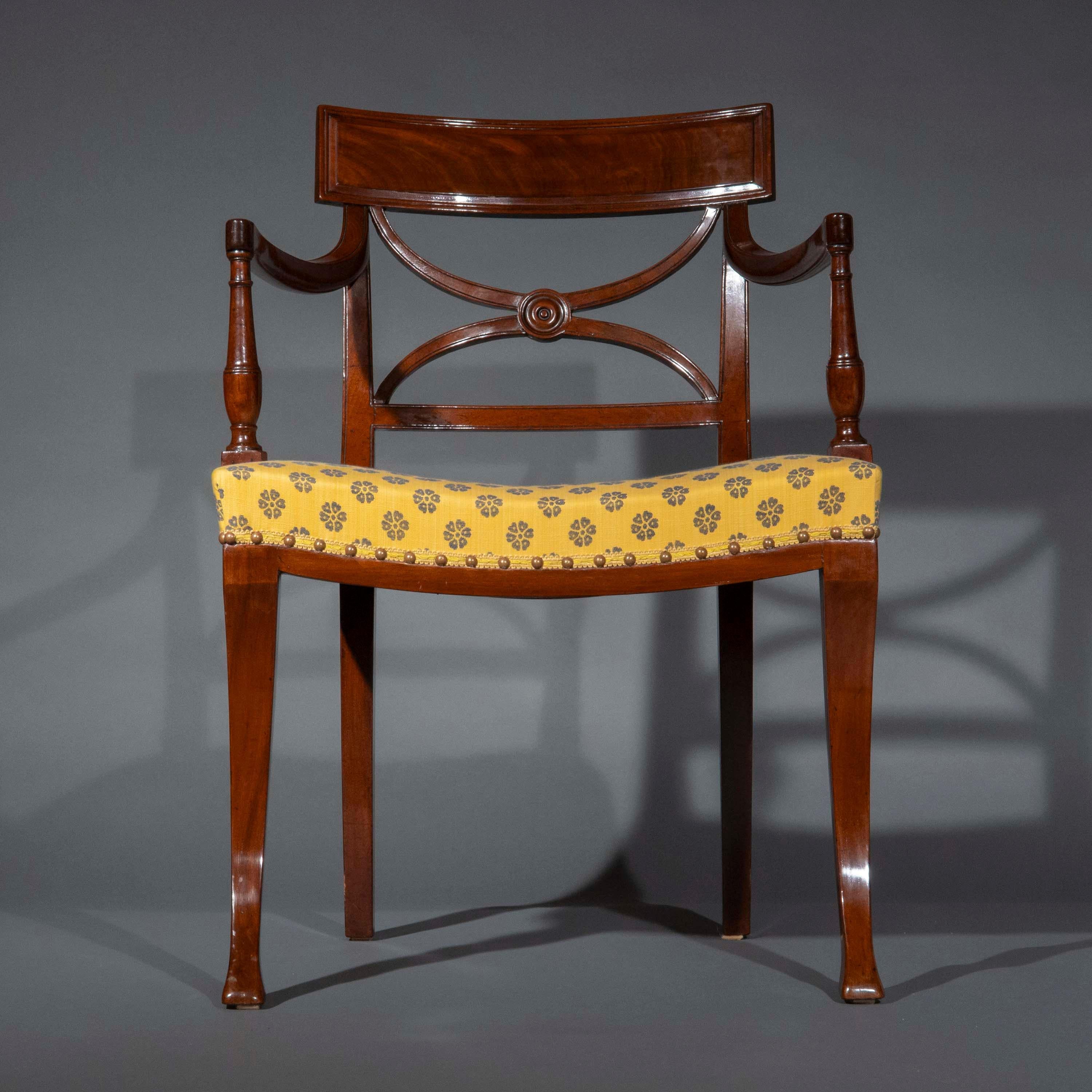 Paar Klismos-Stühle im Regency-Stil, Gillows zugeschrieben, frühes 19. Jahrhundert im Zustand „Gut“ im Angebot in London, GB