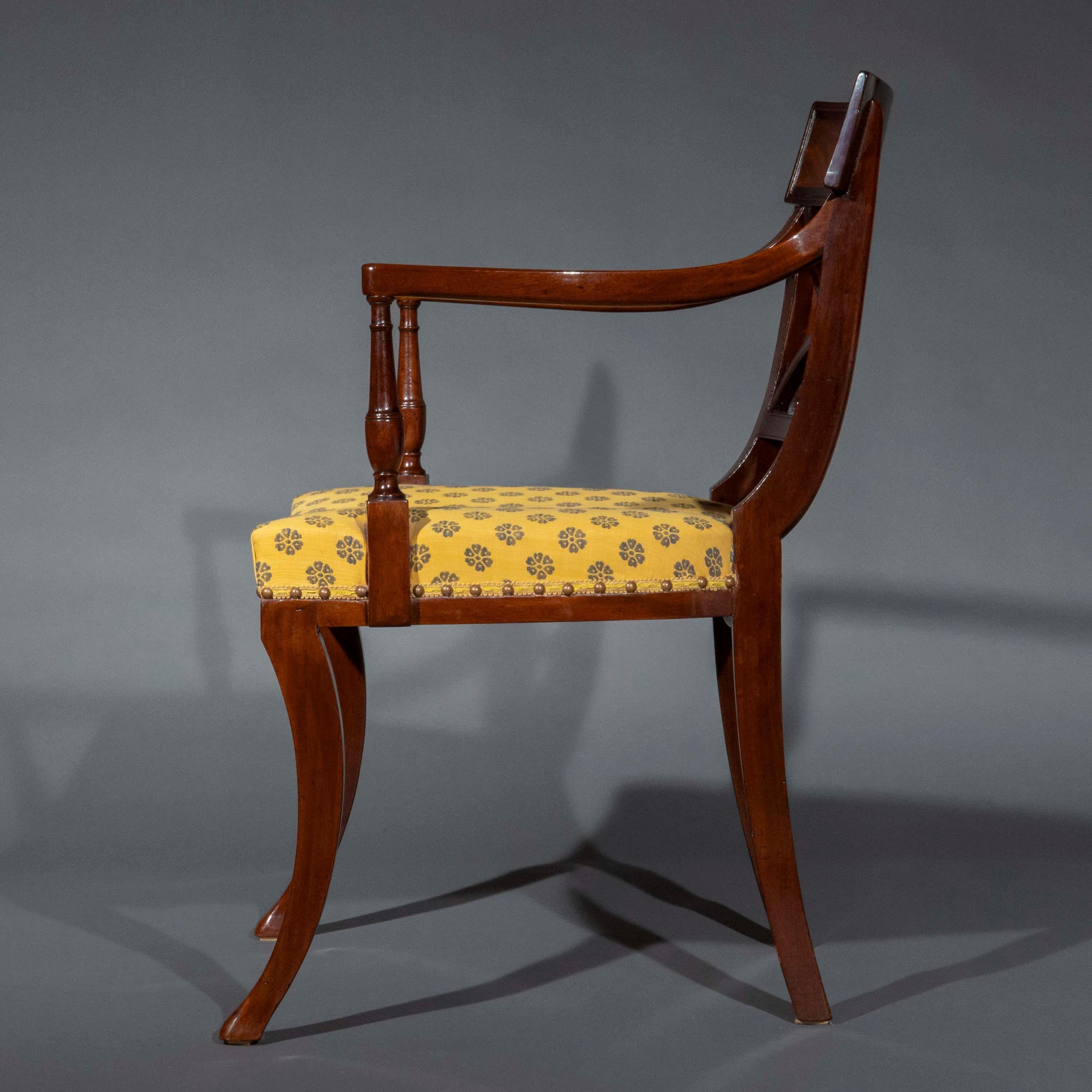 Paar Klismos-Stühle im Regency-Stil, Gillows zugeschrieben, frühes 19. Jahrhundert (Polster) im Angebot