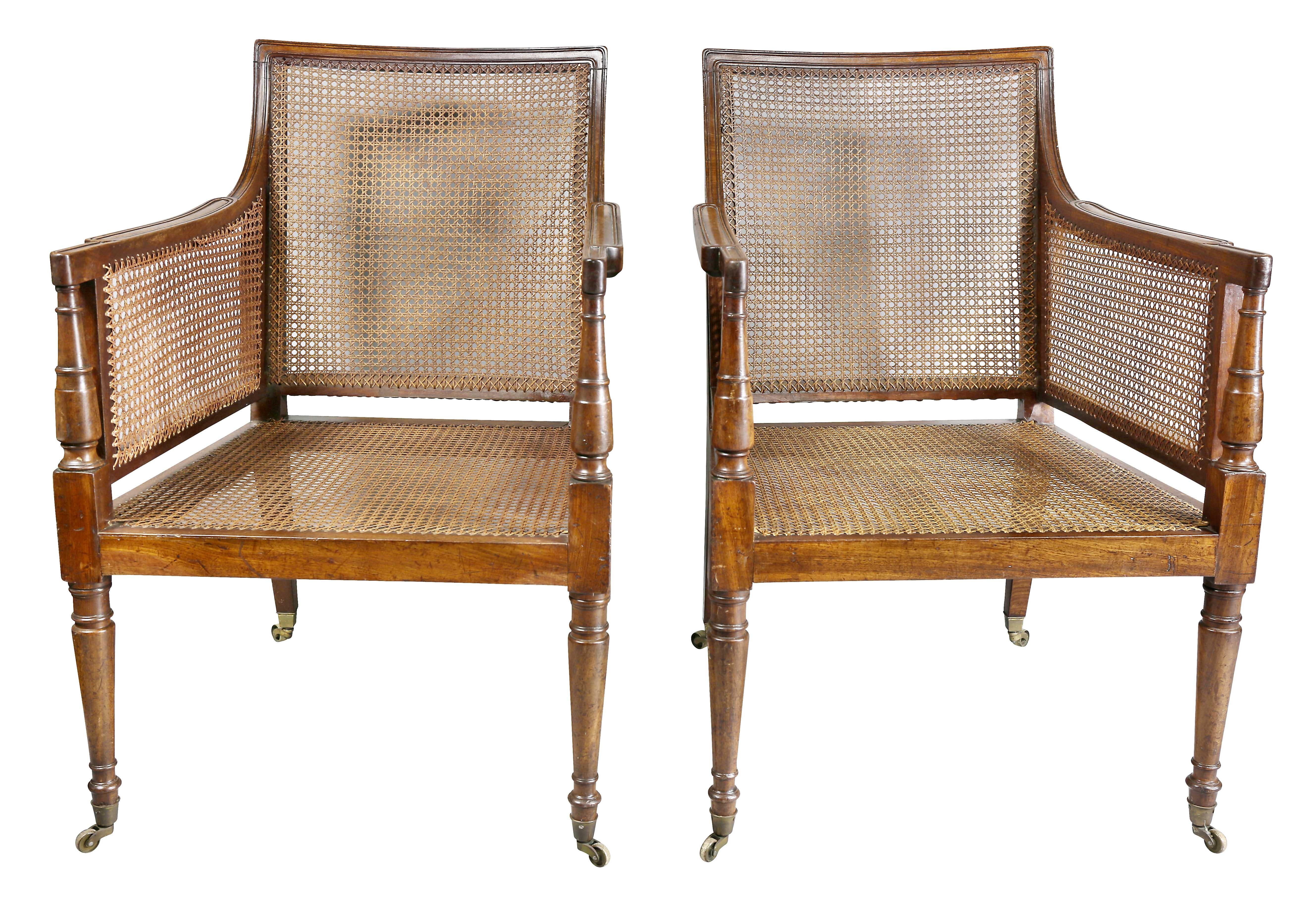 Ein Paar Regency-Sessel aus Mahagoni und Rohrgeflecht im Zustand „Gut“ in Essex, MA