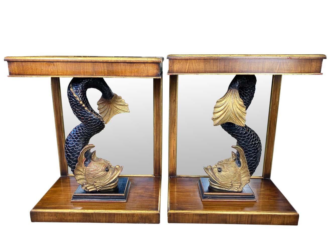 Travail du bois Paire de consoles Regency à dossier en miroir avec dauphins, 19ème siècle en vente