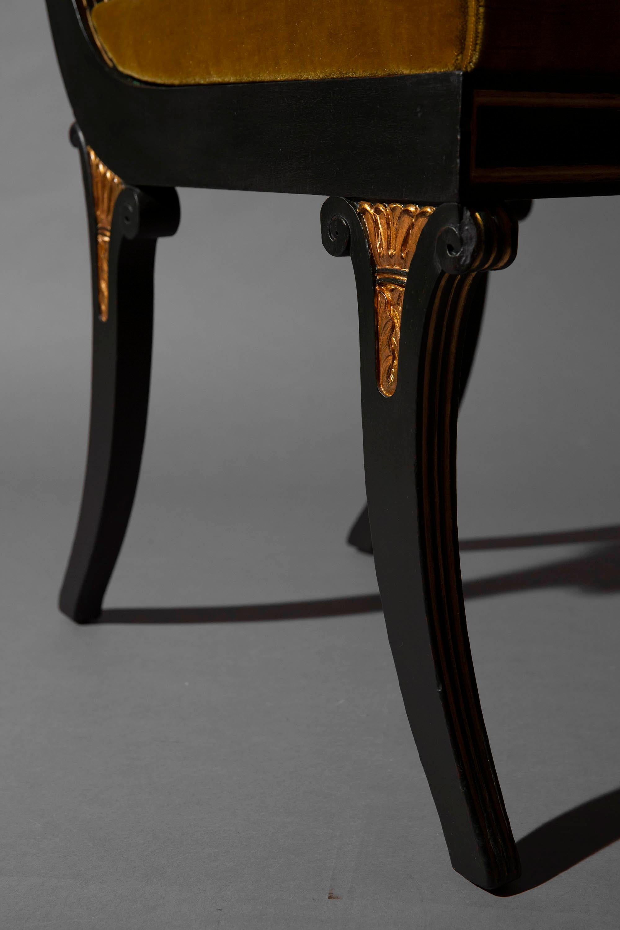 Paire de chaises Klismos peintes de style Régence en vente 1