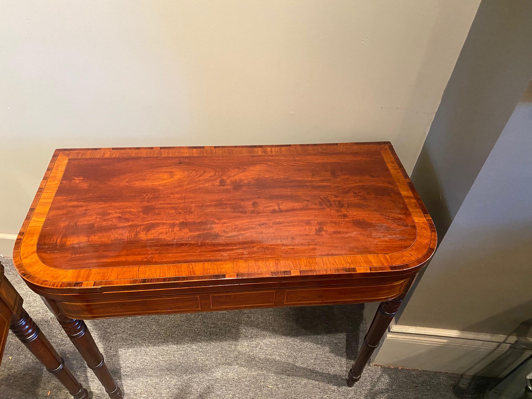 Pair of Regency Period Mahogany Games/tea tables In Good Condition In Montreal, QC