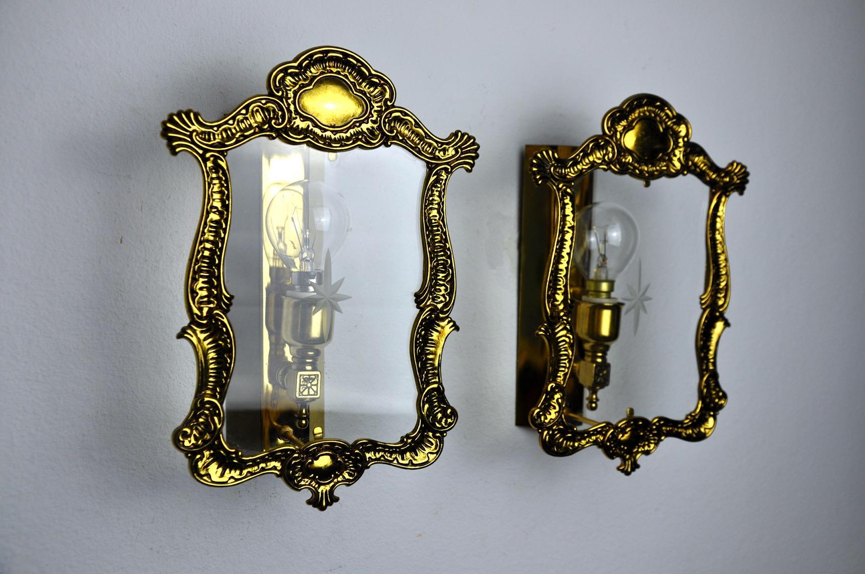 Late 20th Century Pair of Regency Sconces, Cut Glass, Italy, 1980 For Sale
