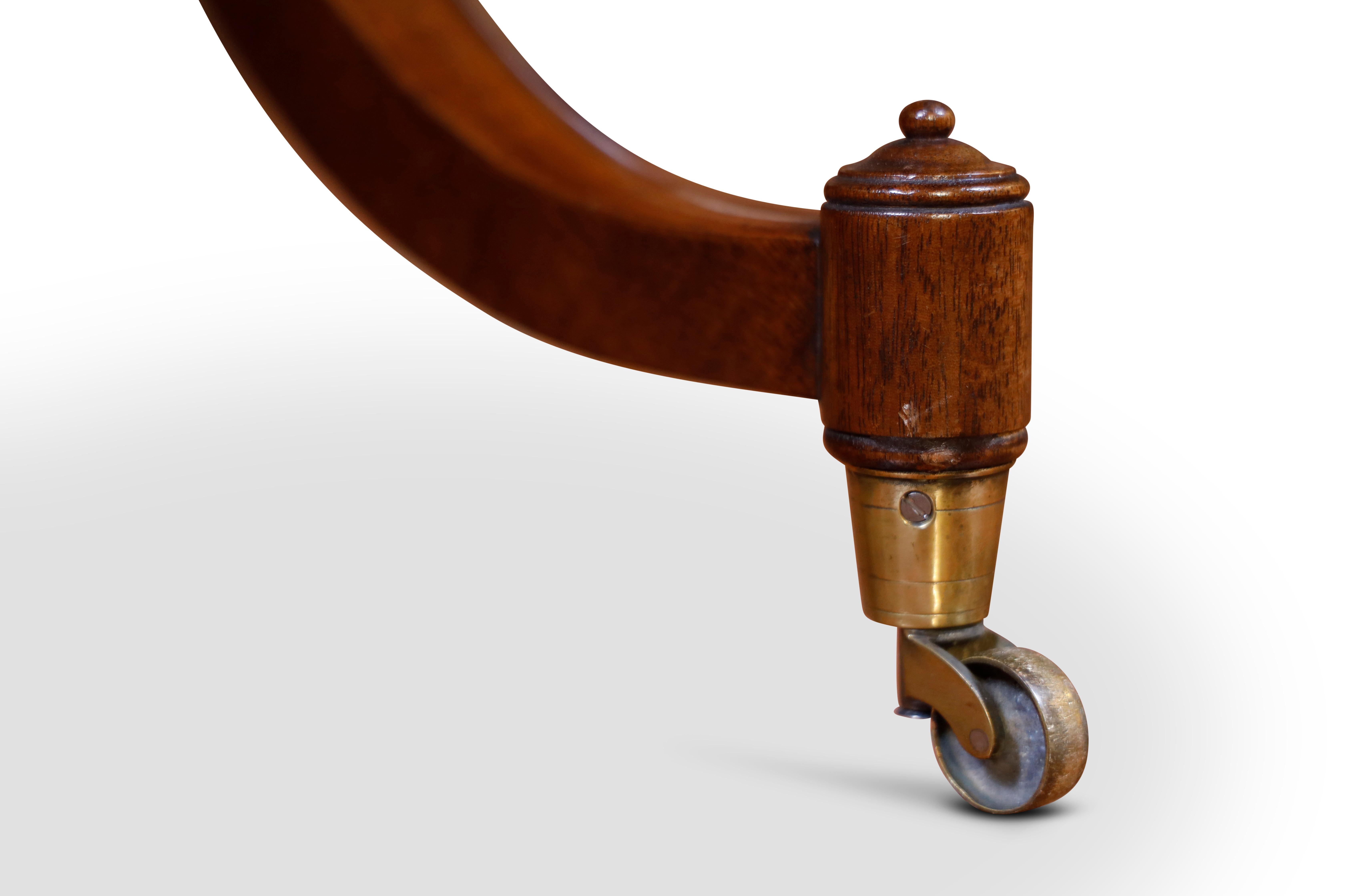 Paire de tables d'appoint Regency en vente 1
