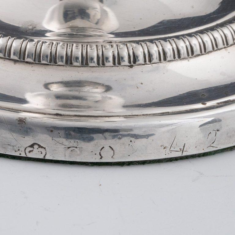 Coppia di candelabri d'argento Regency Sheffield 1811 in vendita 3