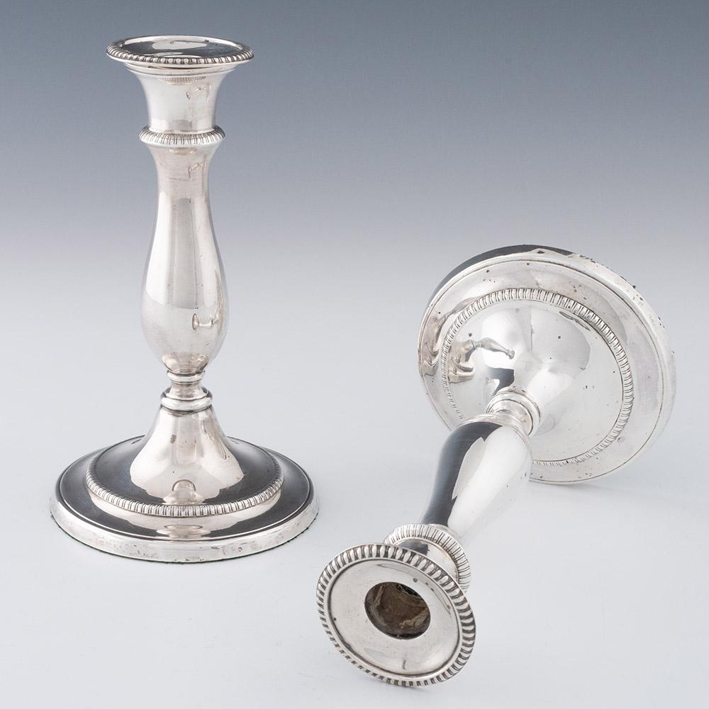 Pareja de candelabros de plata de la Regencia Sheffield 1811 en Bueno Estado en Tunbridge Wells, GB