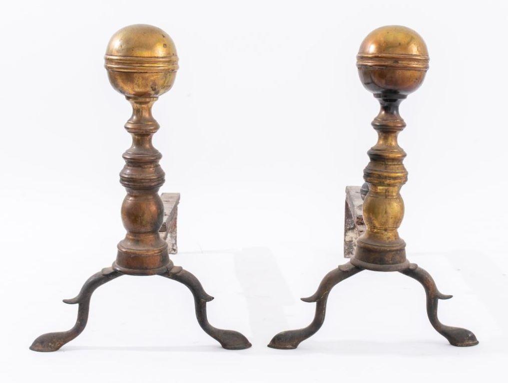 Pair of Regency Style Brass Andirons / Chenets In Good Condition For Sale In New York, NY