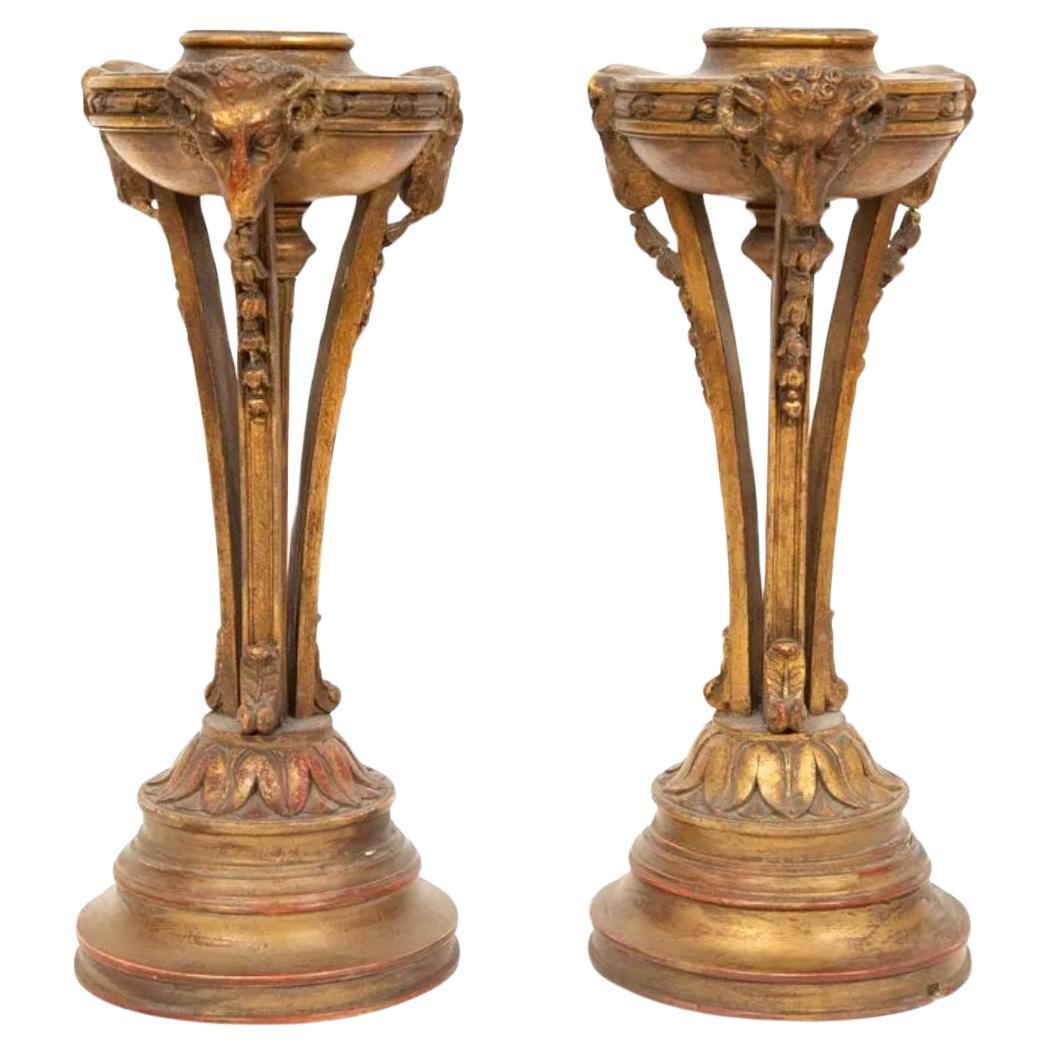 Paire de pieds de lampe torchère en bois doré sculpté de style Régence en vente