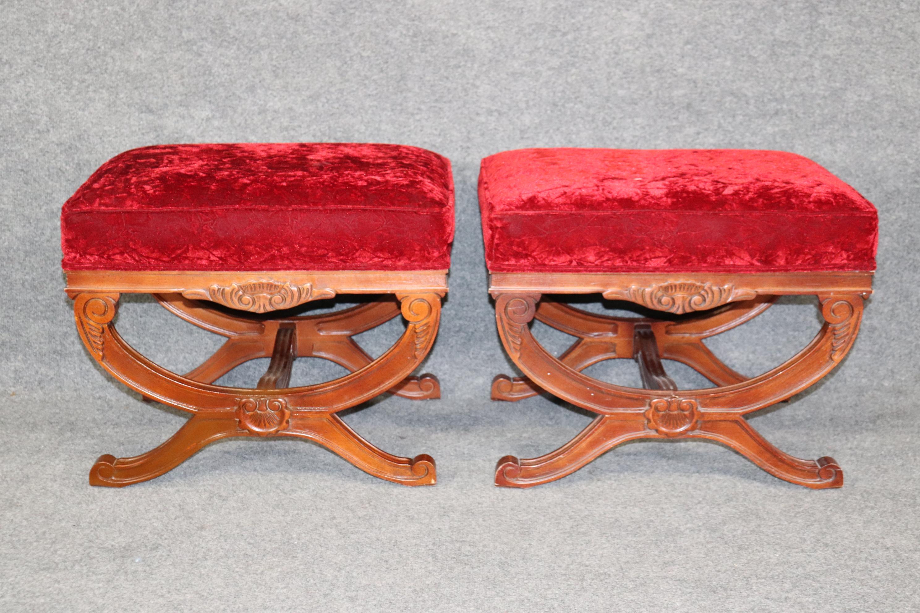 Pair of Regency Style Carved Upholstered Benches Entryway Benches In Good Condition For Sale In Swedesboro, NJ