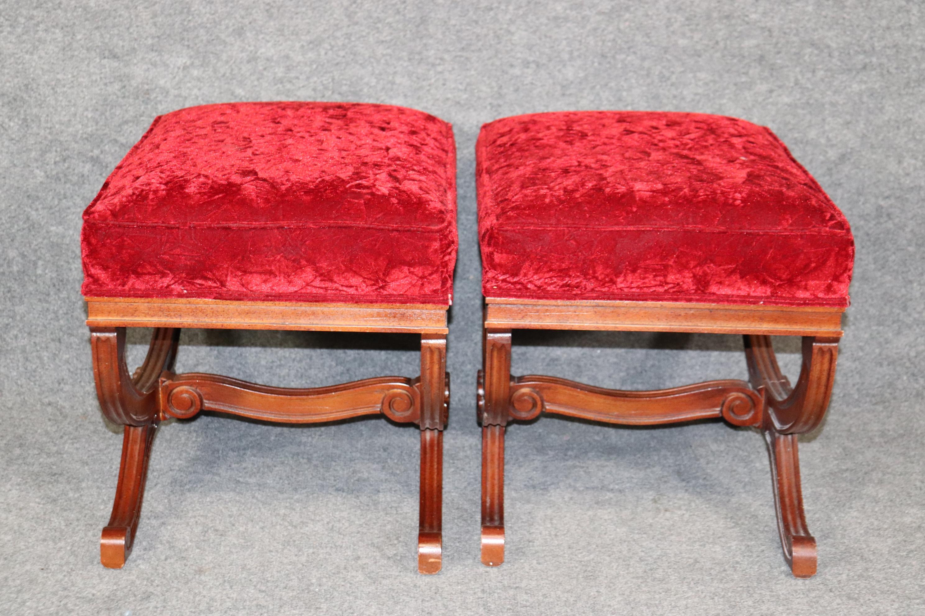 20th Century Pair of Regency Style Carved Upholstered Benches Entryway Benches For Sale