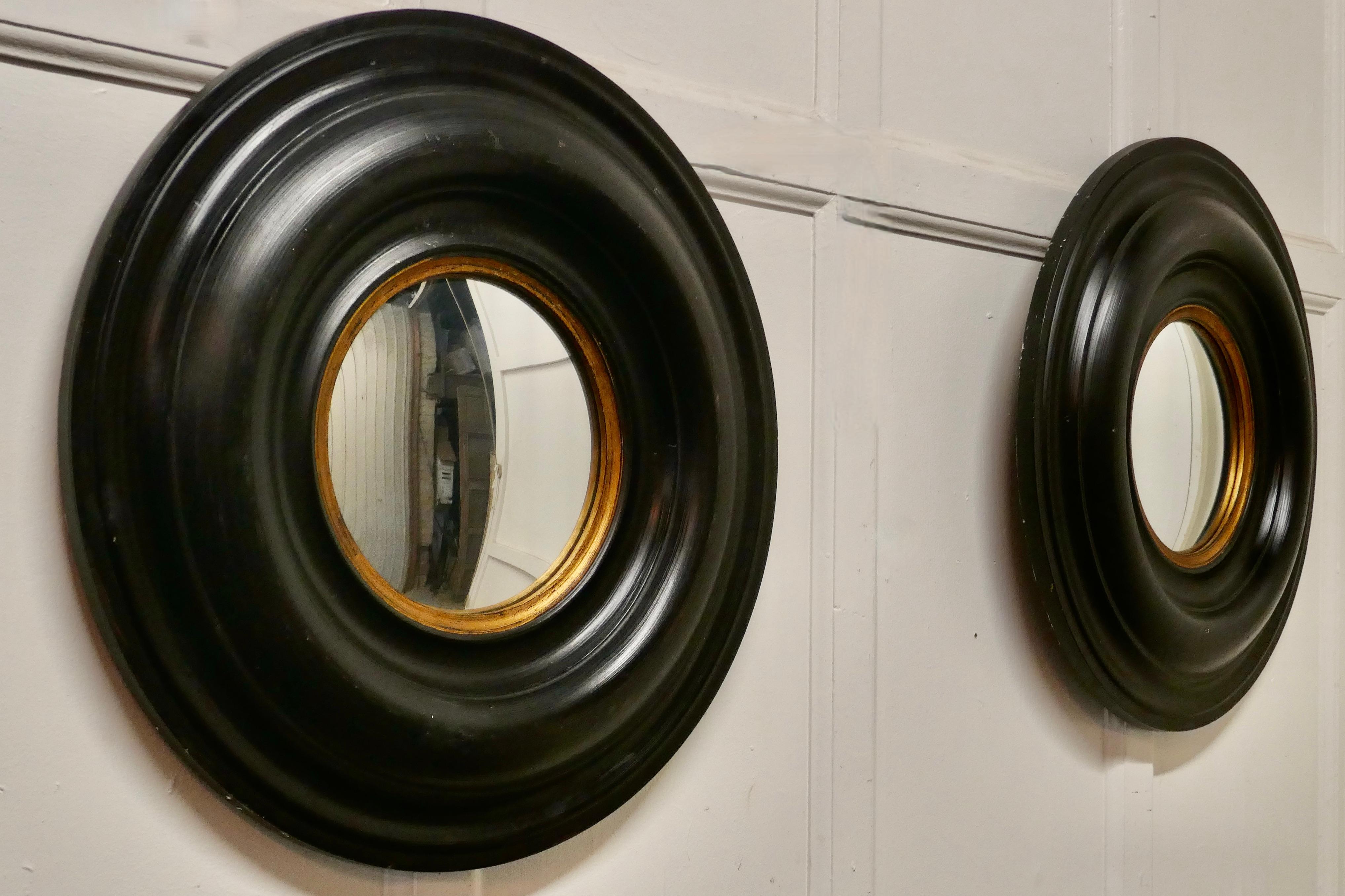 Pair of Regency Style Ebonised Round Convex Mirrors  In Good Condition In Chillerton, Isle of Wight