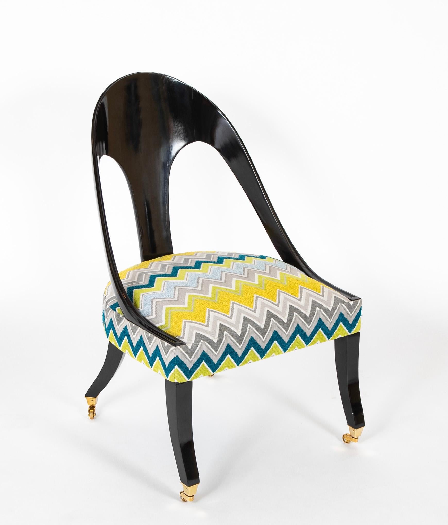 Ébénisé Paire de chaises à dossier cuillère de style Régence ébénisée en vente