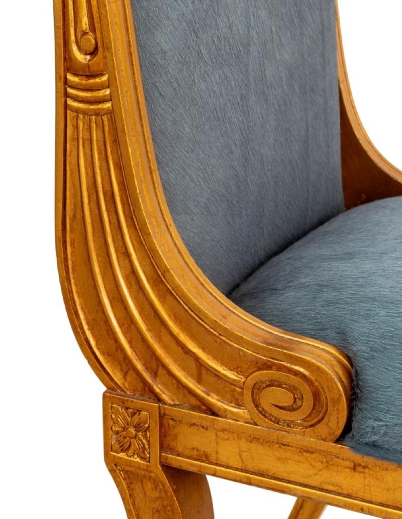 Paire de chaises d'appoint en bois doré de style Régence Bon état - En vente à Astoria, NY