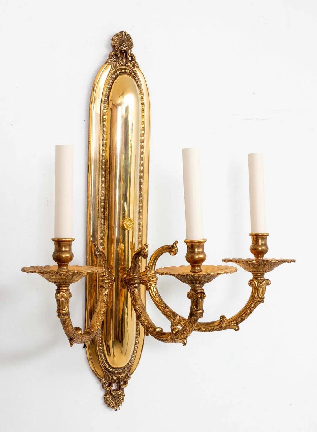 Pair of Regency Style Three Arm Brass Sconces Regencia en venta