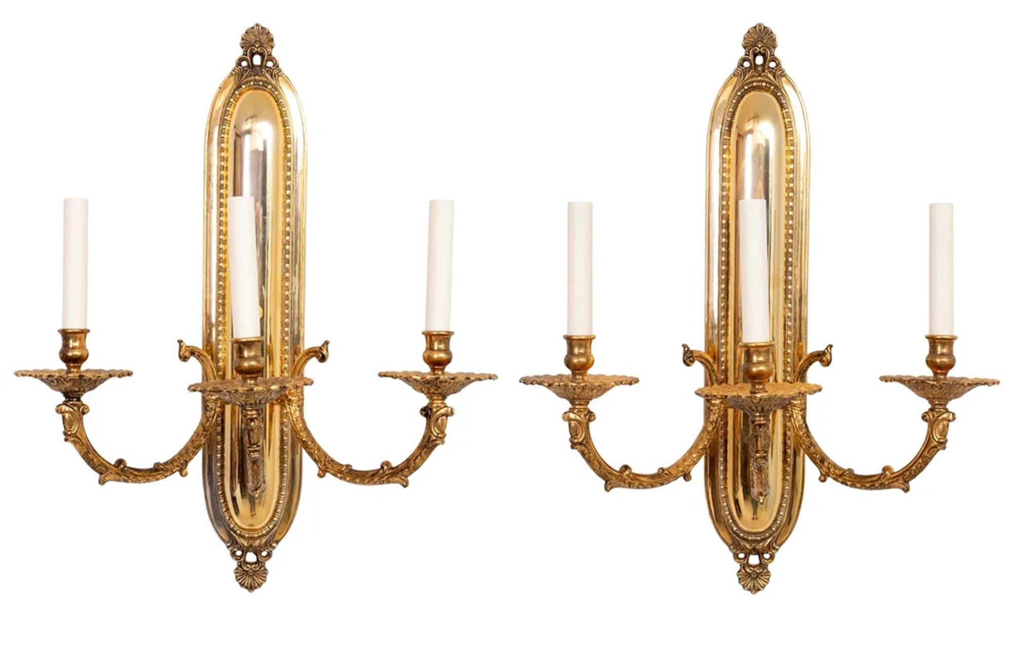 Pair of Regency Style Three Arm Brass Sconces en venta 2