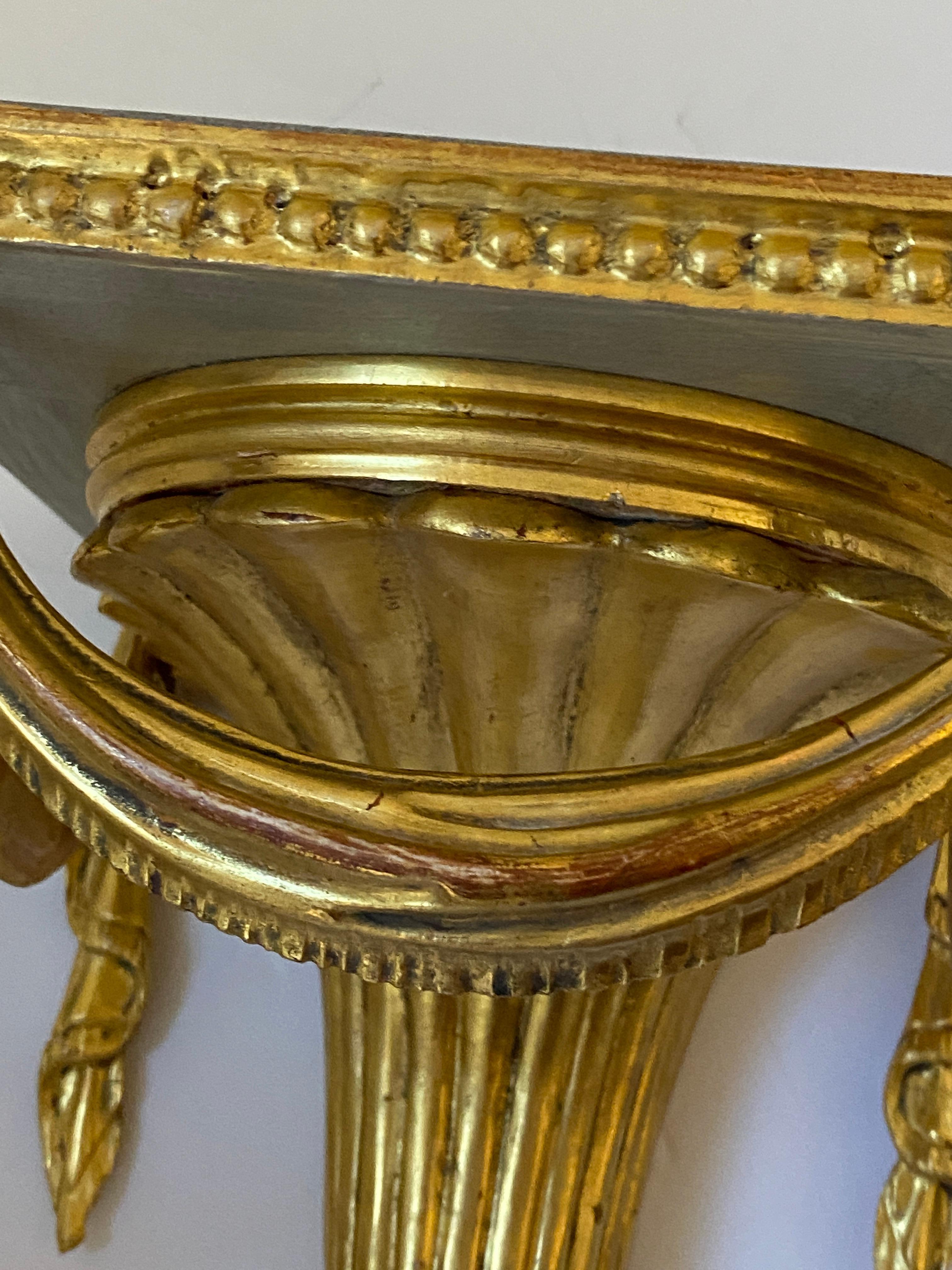Pair of Regency Style Giltwood Wall Brackets In Good Condition For Sale In West Palm Beach, FL