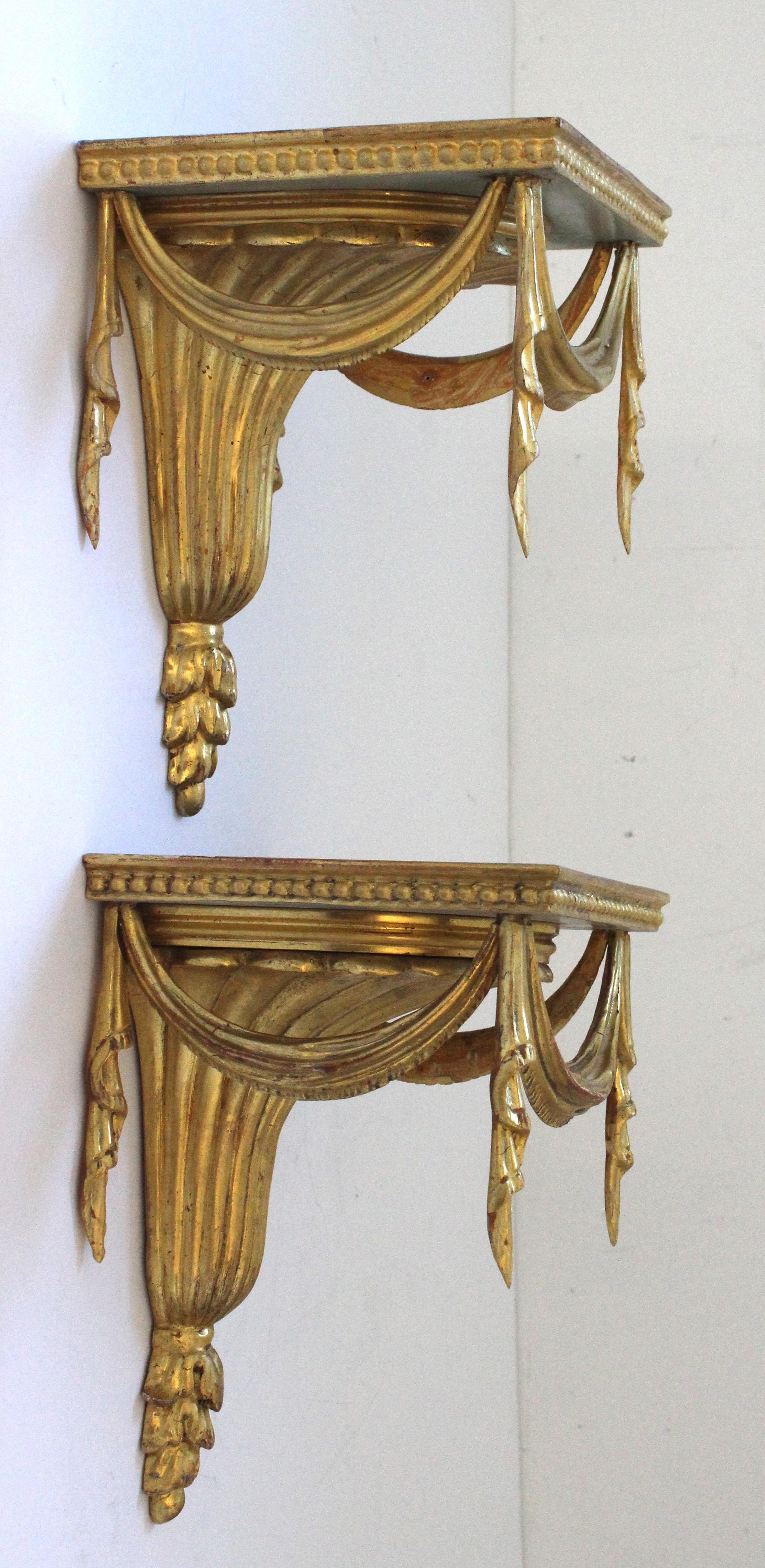 Pair of Regency Style Giltwood Wall Brackets For Sale 1