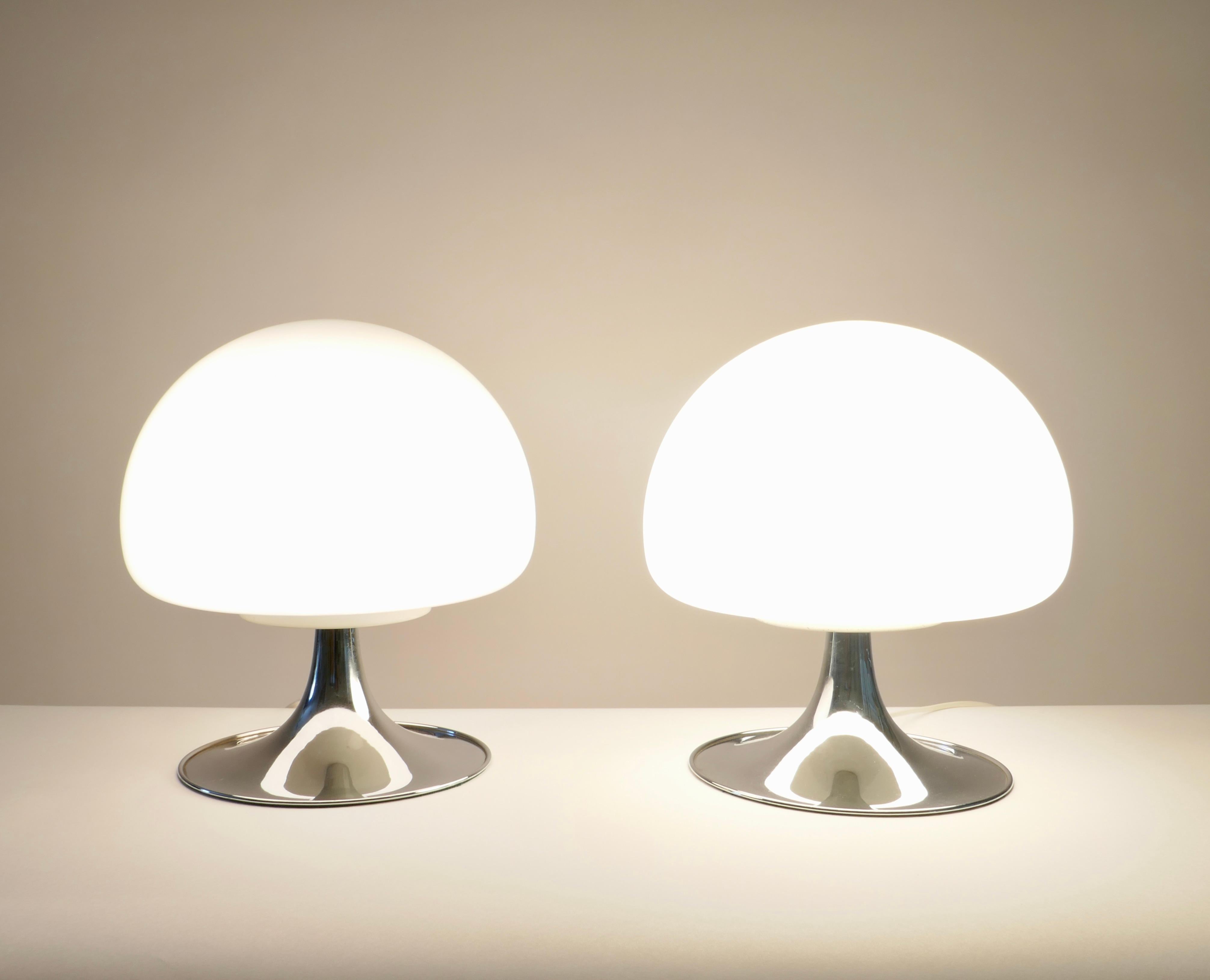 Pair of Reggiani Mushroom Lamp, Italy 1960s In Good Condition In London, GB