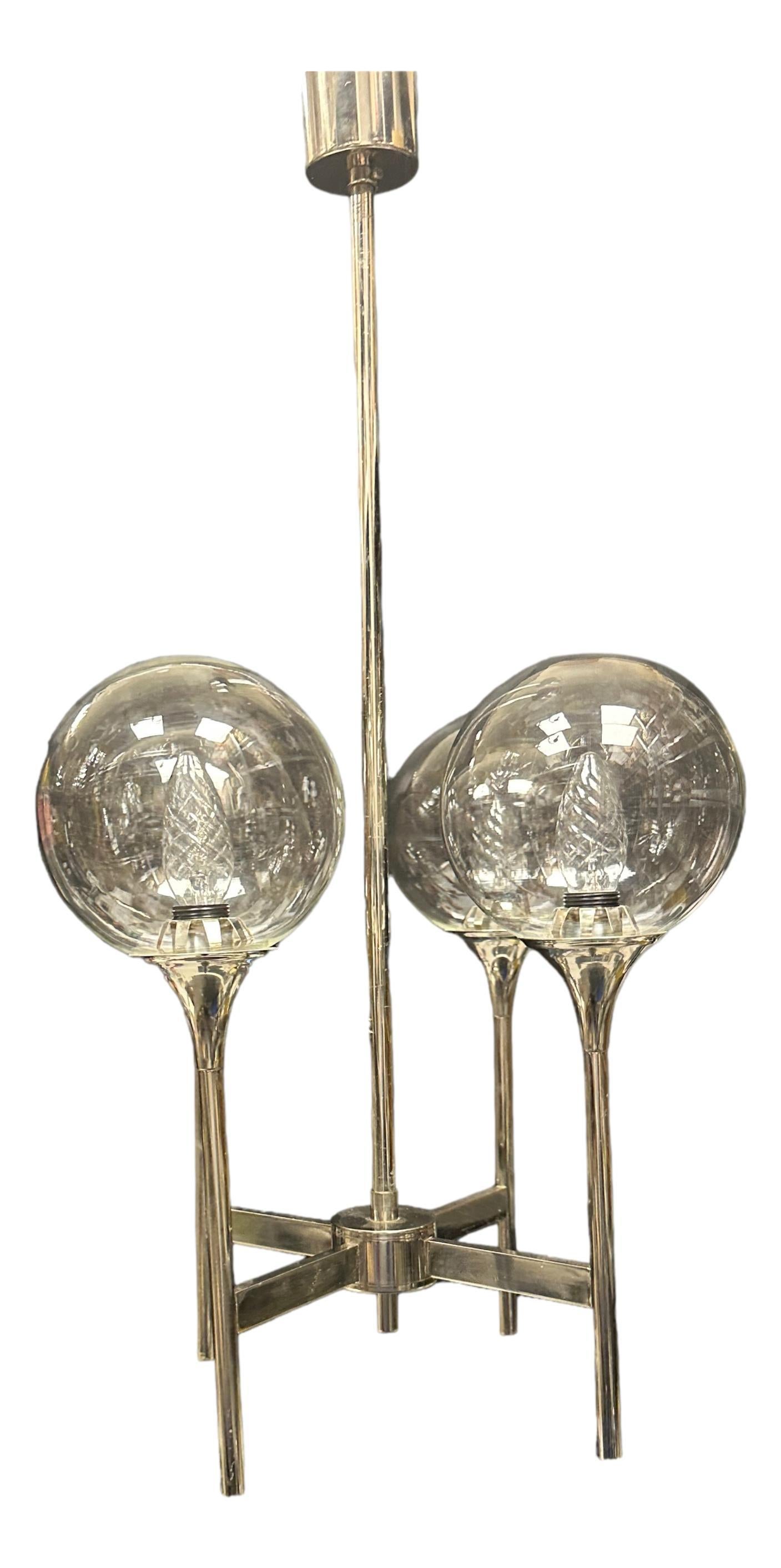 Paire de lustres à boules de style Reggiani Sciolari des années 1970 à 4 éclairages, chrome et verre en vente 7