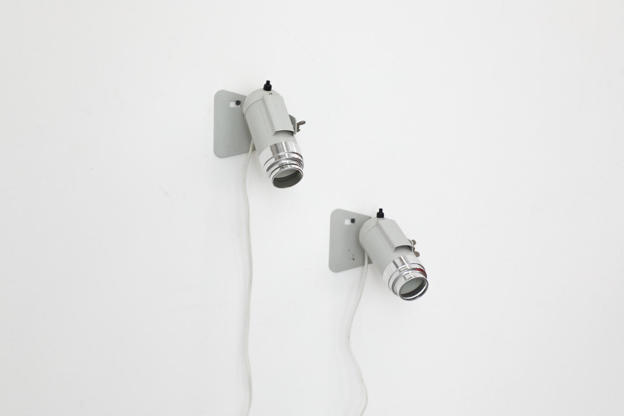 Coppia di lampade a spot da parete in stile industriale Reggiani con accenti cromati in vendita 11