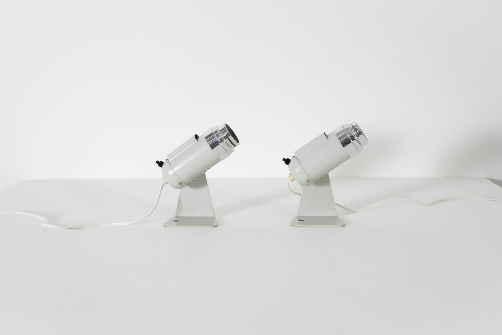 XX secolo Coppia di lampade a spot da parete in stile industriale Reggiani con accenti cromati in vendita