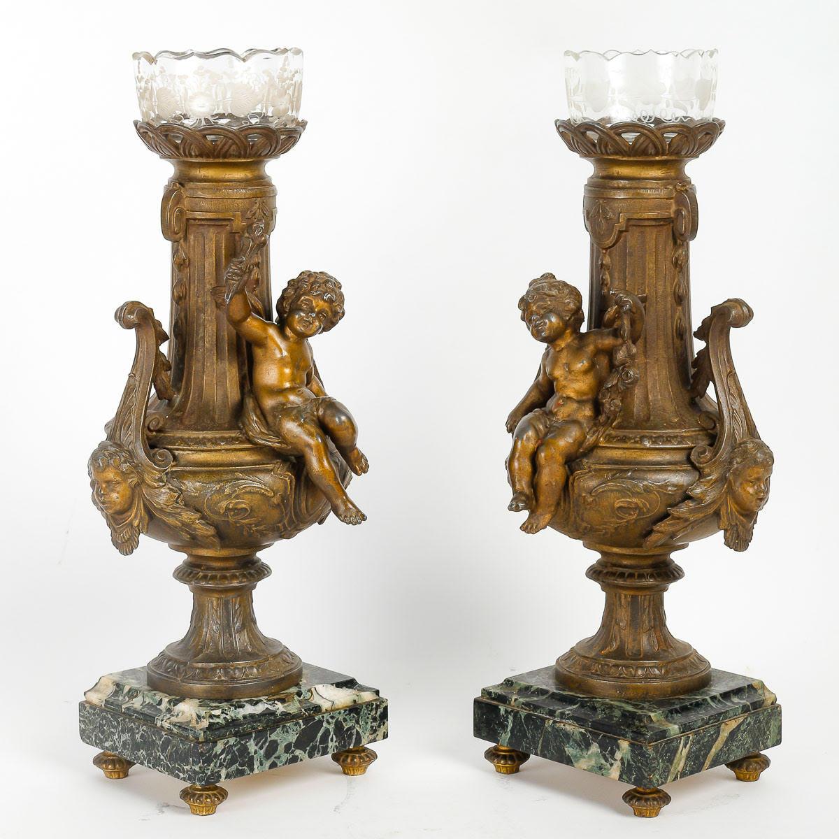 Paire de vases Regula, XIXe siècle, période Napoléon III. Bon état - En vente à Saint-Ouen, FR