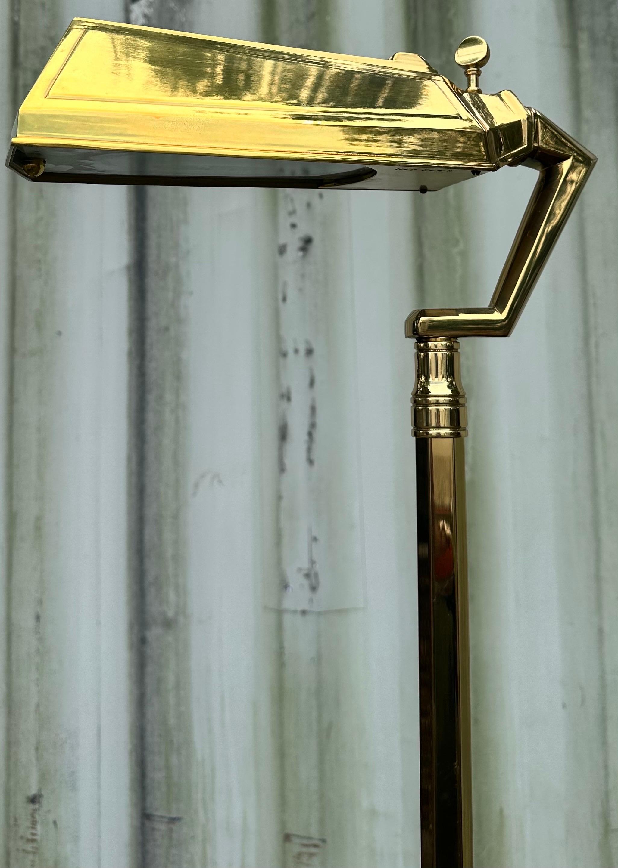 Pair Of Relco Vintage Italian Brass Floor Lamps Design by Fratini In Good Condition For Sale In Miami, FL