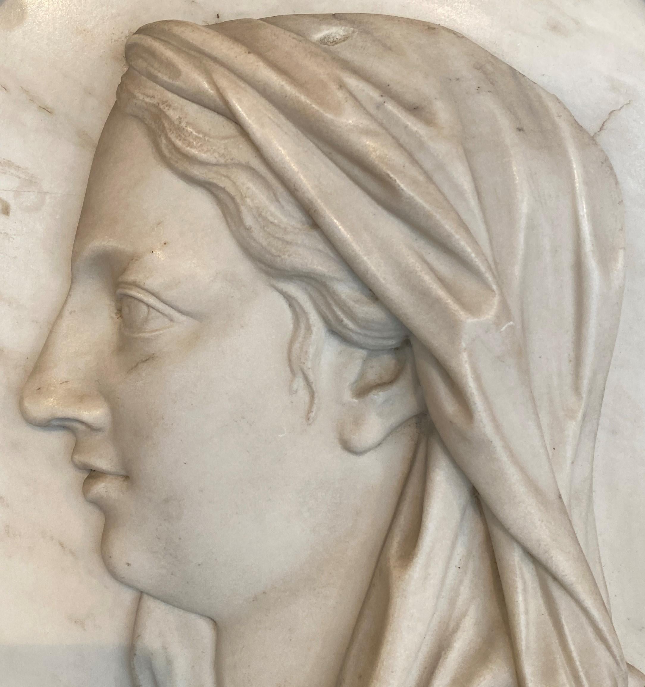 18th Century and Earlier Pair of Reliefs in Marble Représenting the Virgin Mary and Christ after GIRARDON For Sale