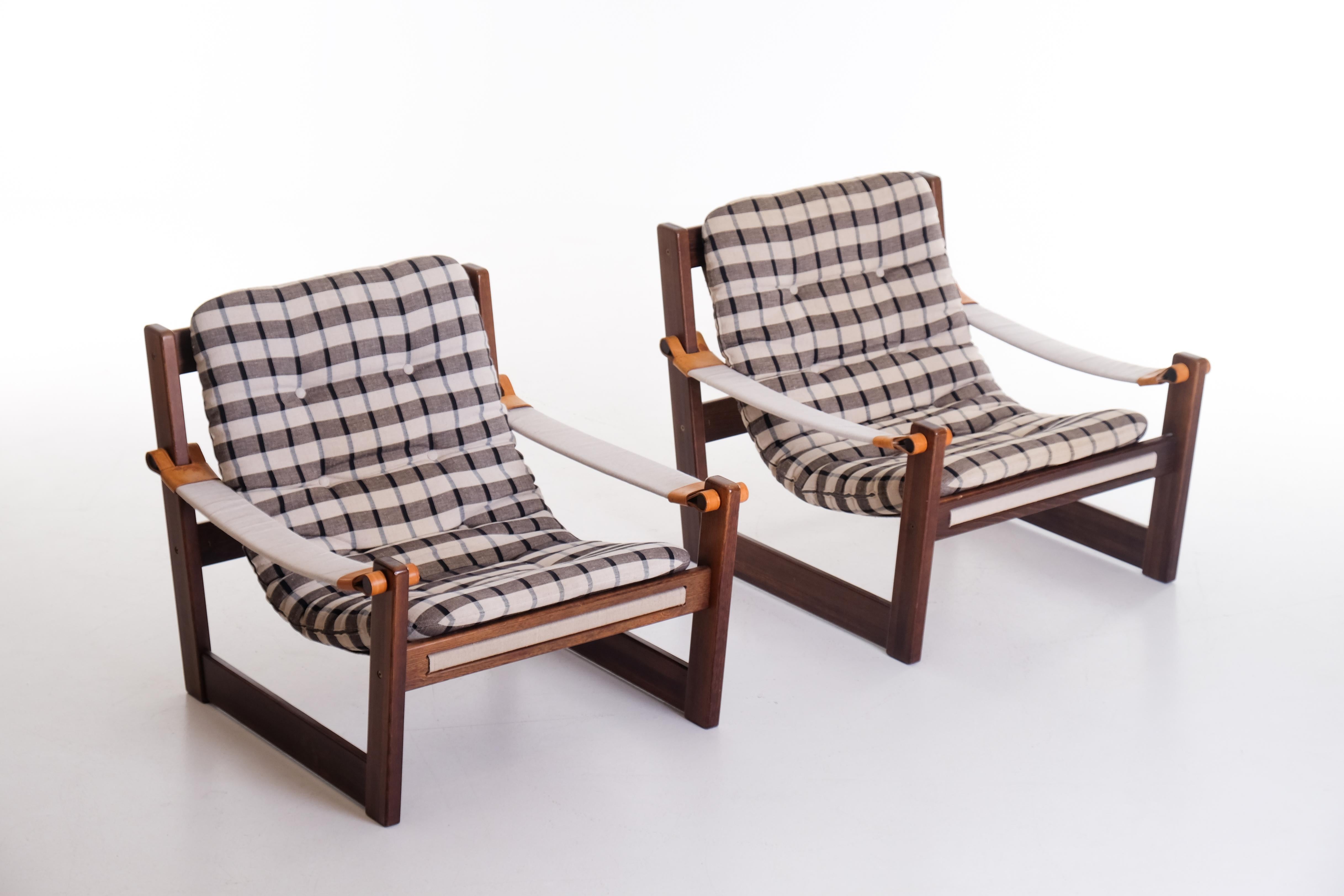Designed by Yngve Ekström, 1970s. 
Dark stained pine, original seat cushions. Produced by Swedese Möbler AB, Sweden, 1970s.
