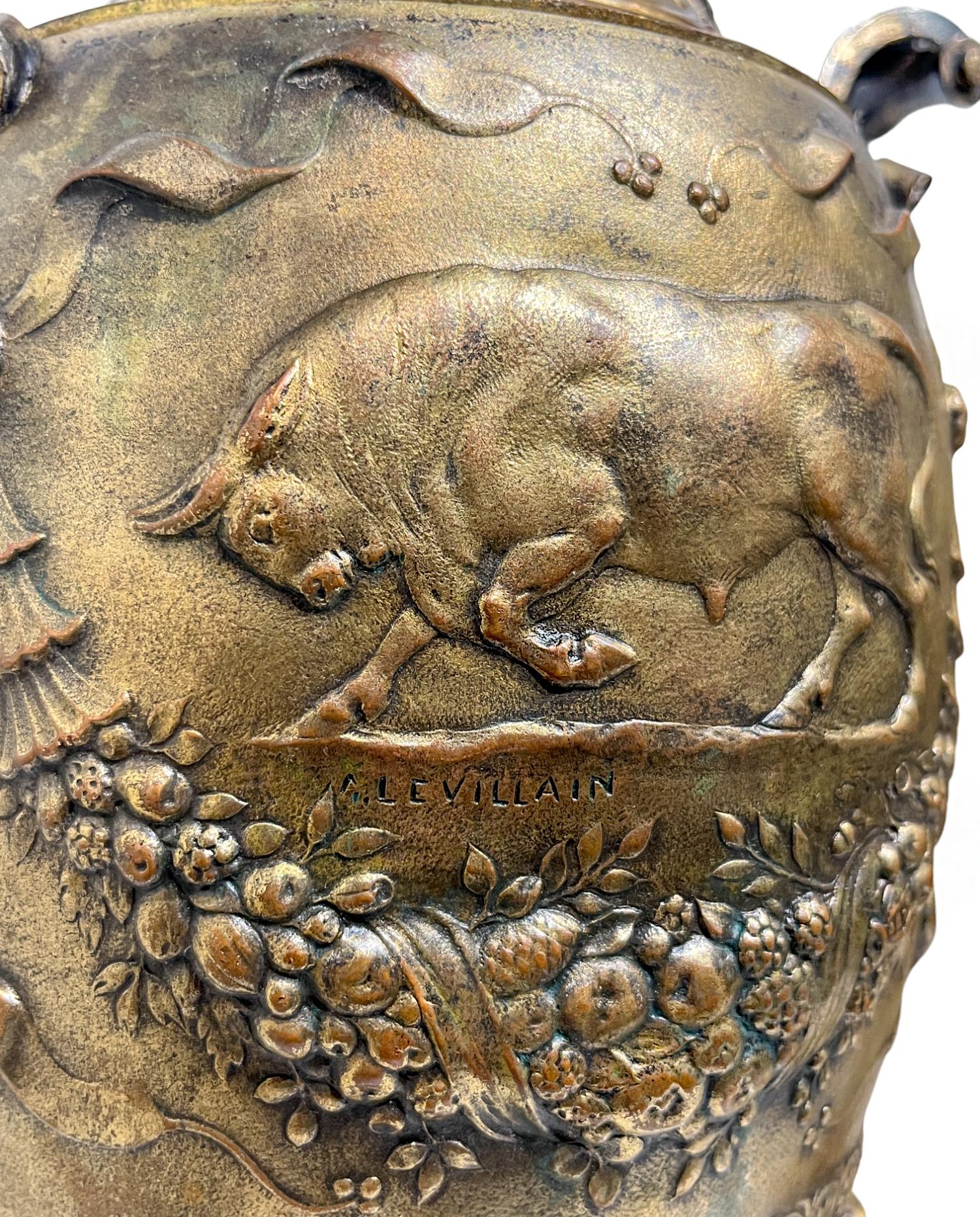 Neorinascimentale Coppia di urne rinascimentali in bronzo dorato di Levillain in vendita