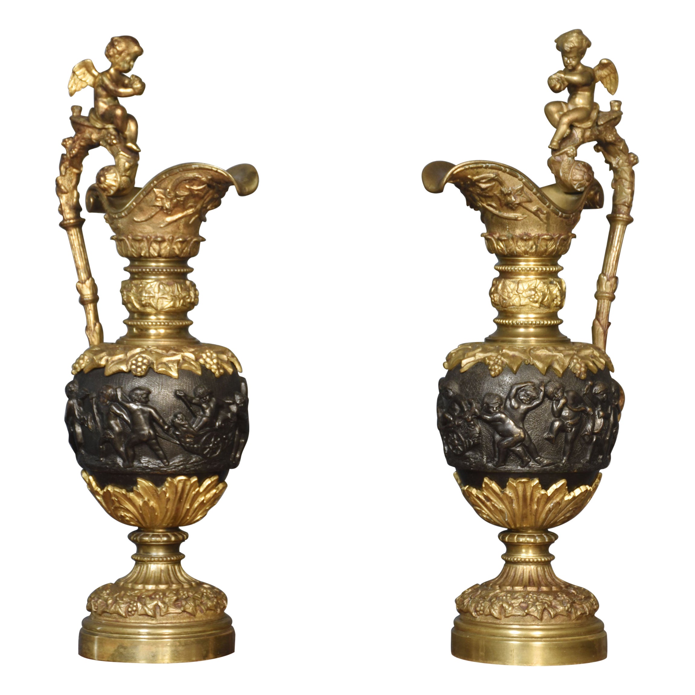 Coppia di feritoie francesi in bronzo patinato in stile rinascimentale