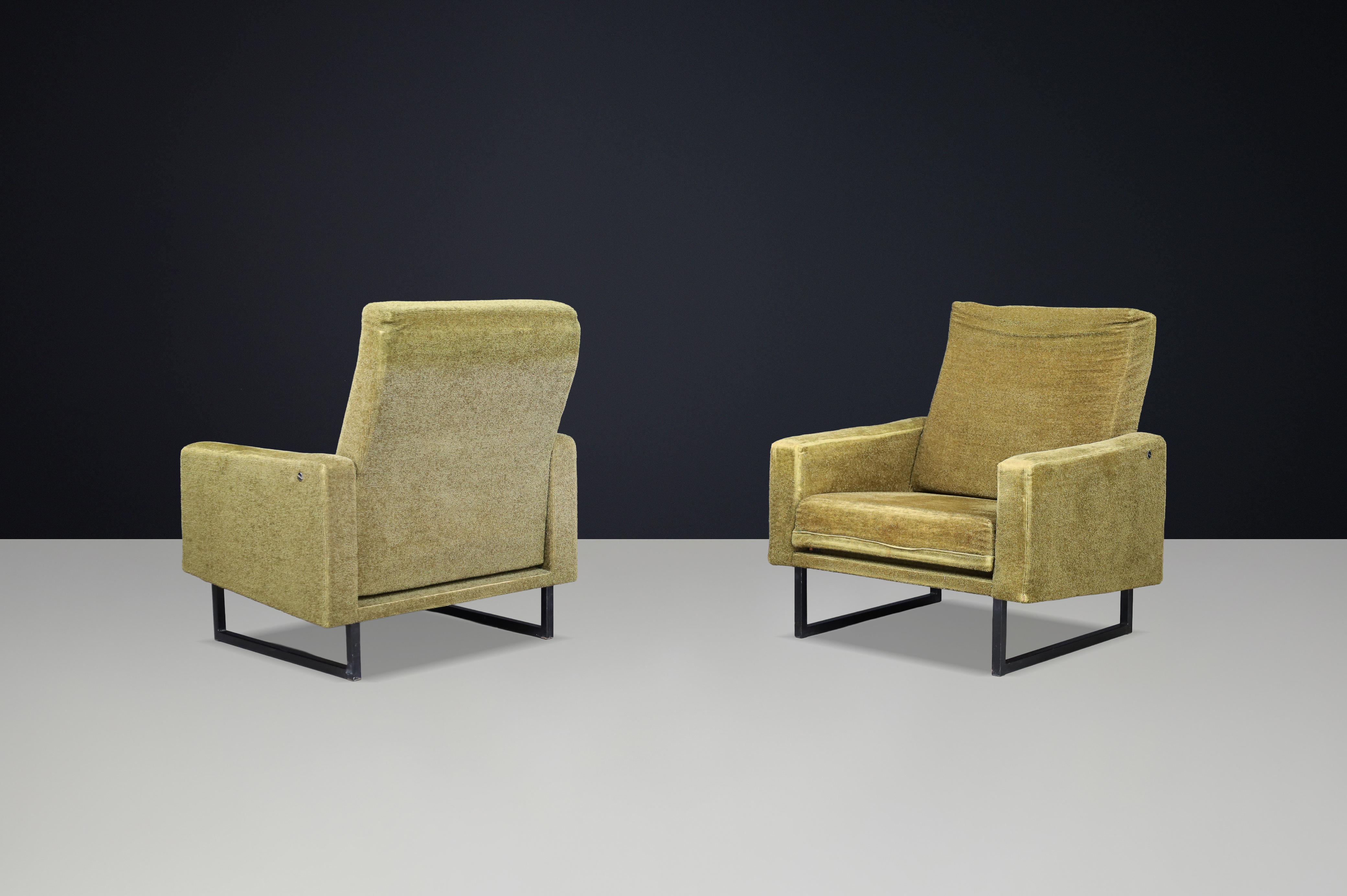 Pair of René-Jean Caillette Lounge Chairs for Steiner, France, 1963 For Sale 1