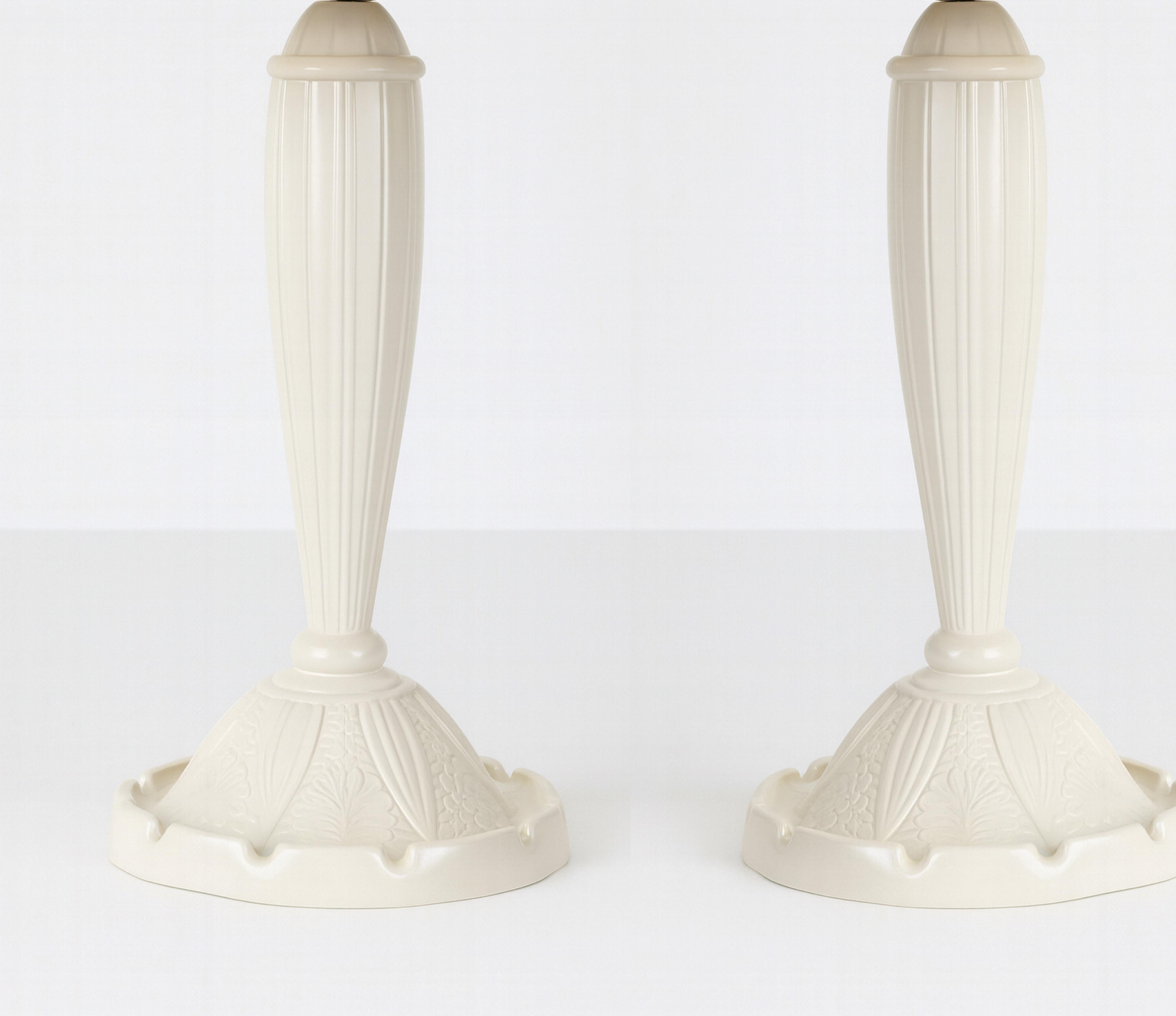 Pair of René Lalique style Art Deco Off White Lacquer Brass Table Lamp, 1920s im Angebot 4