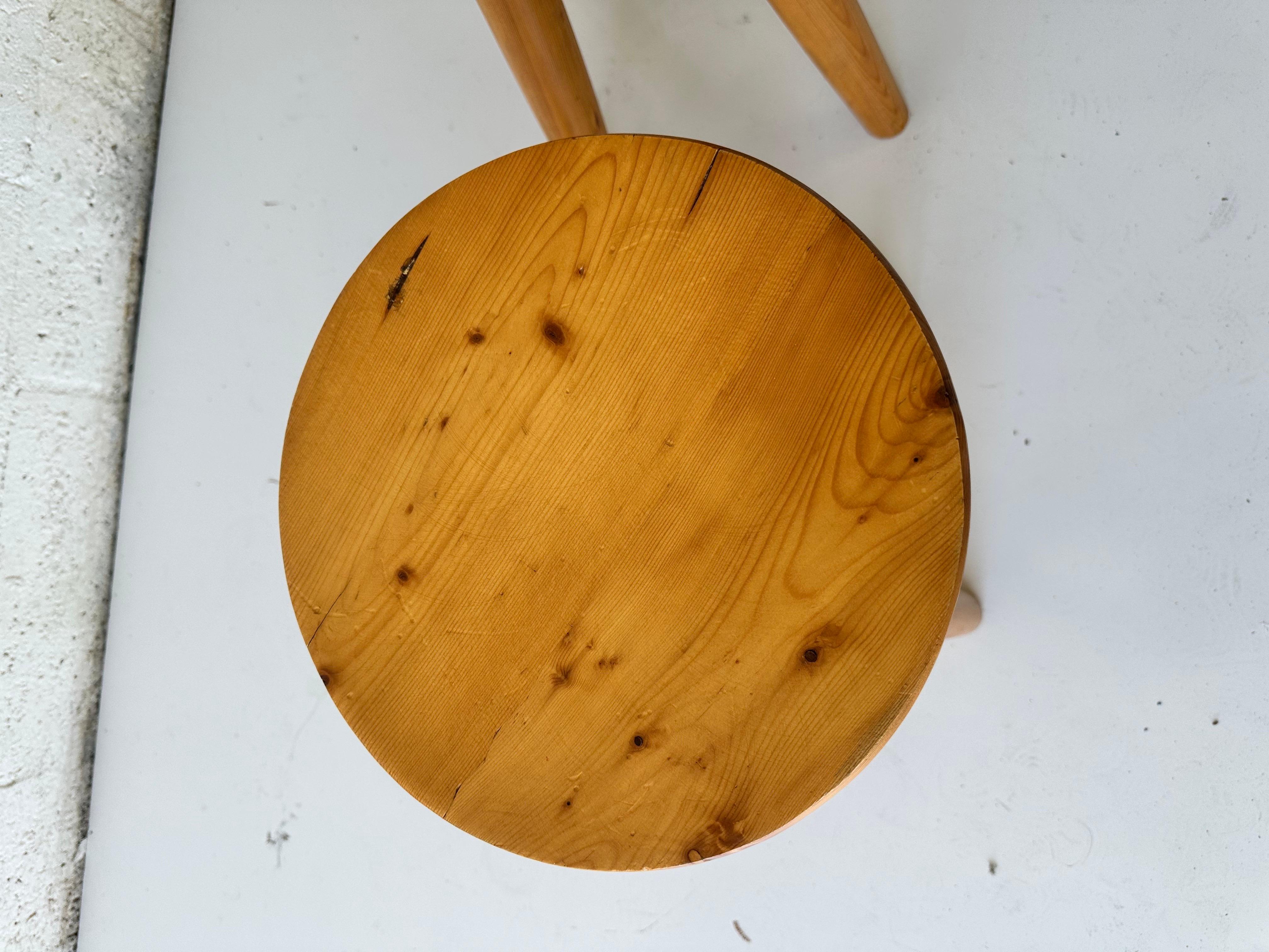 Pair of Rene Martin Pine wood Stools In Good Condition For Sale In Miami, FL